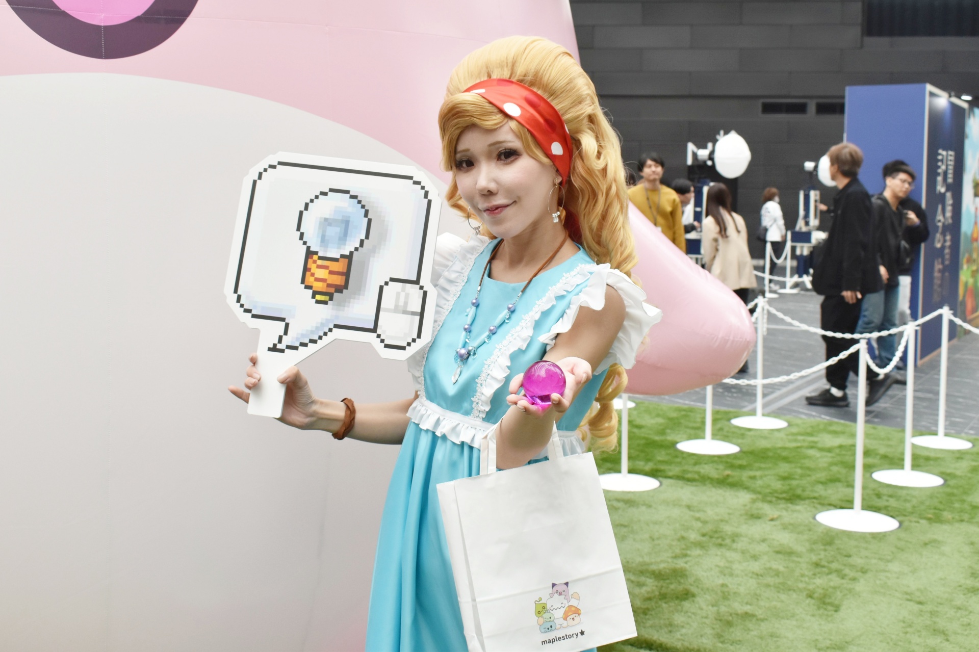 「メイプルストーリー」にちなんだコスプレは多くの参加者には魅力的に映ったことだろう