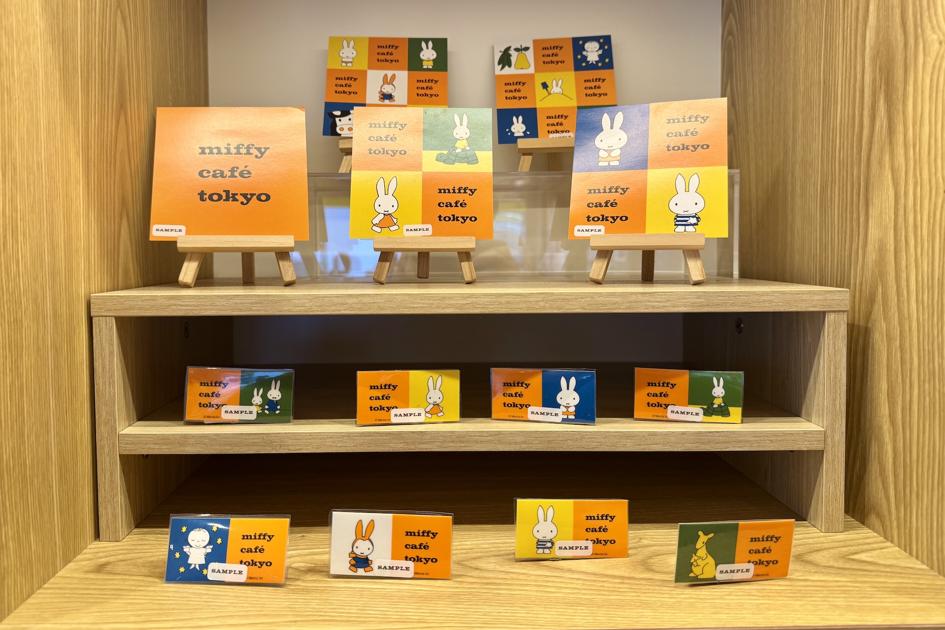 新商品のほか、「miffy cafe tokyo」限定で購入できるオリジナルグッズがずらり