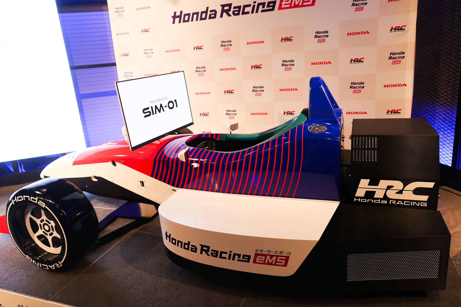 ちなみにエンジンから後ろの部分は省略されている