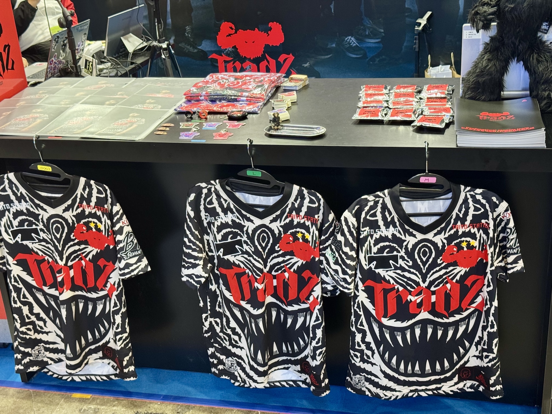 グッズの販売が行なわれるほか、11月15日にはメンバーも登場するとのことだ