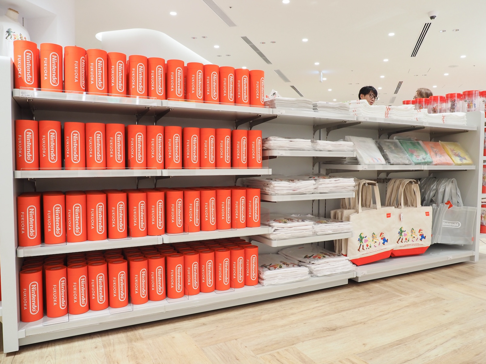 「Nintendo TOKYO」のビジュアルを使用したグッズももちろん販売