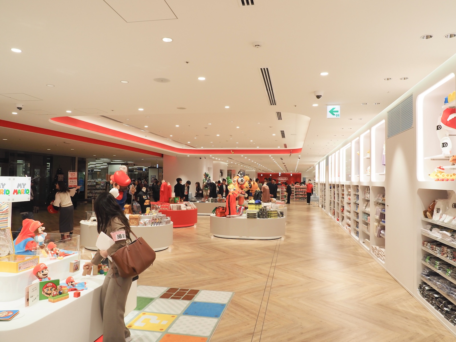 4店舗の中で最大の売り場面積となる「Nintendo FUKUOKA」