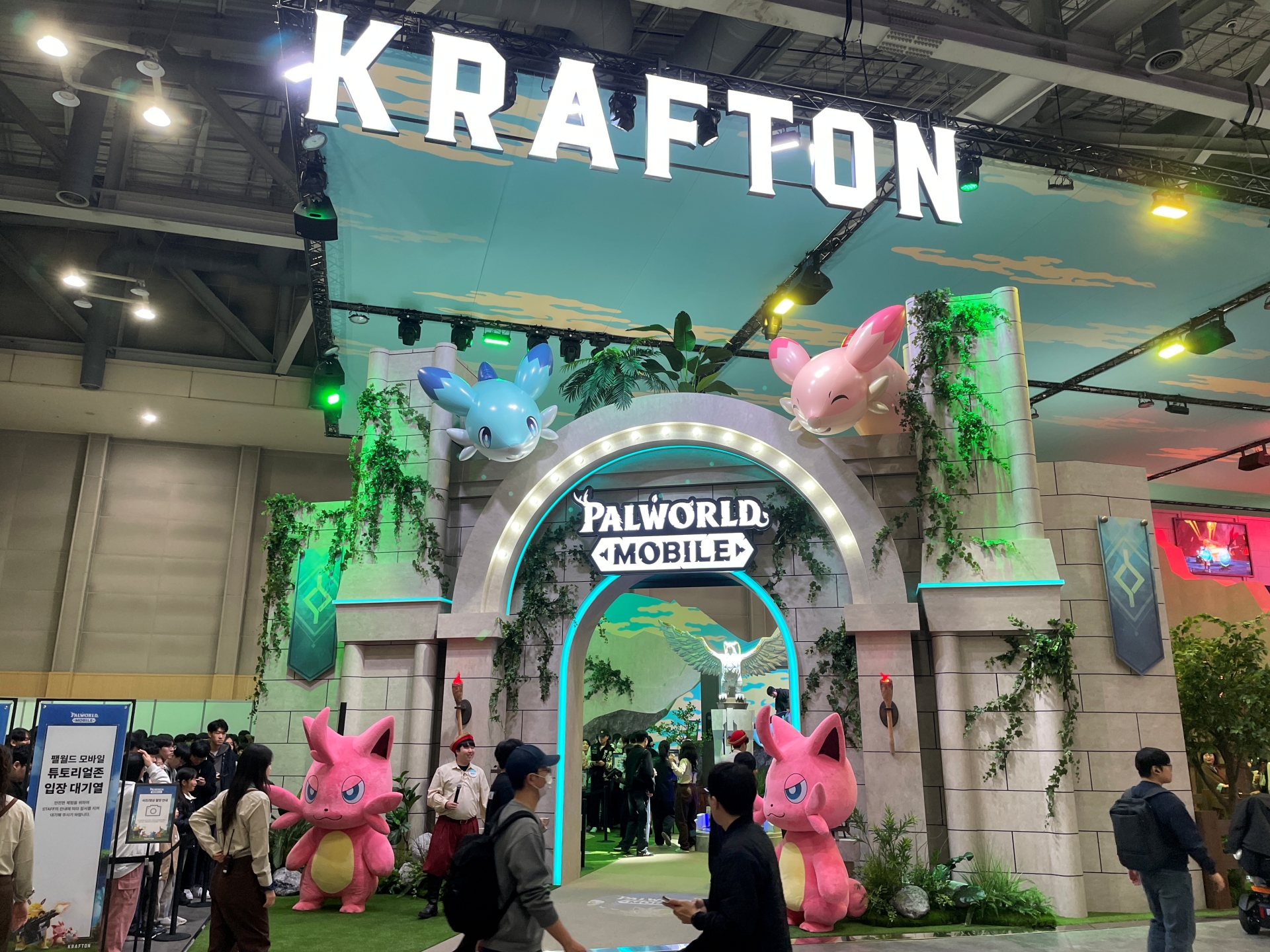 KRAFTONブースの「パルワールドモバイル」エリア