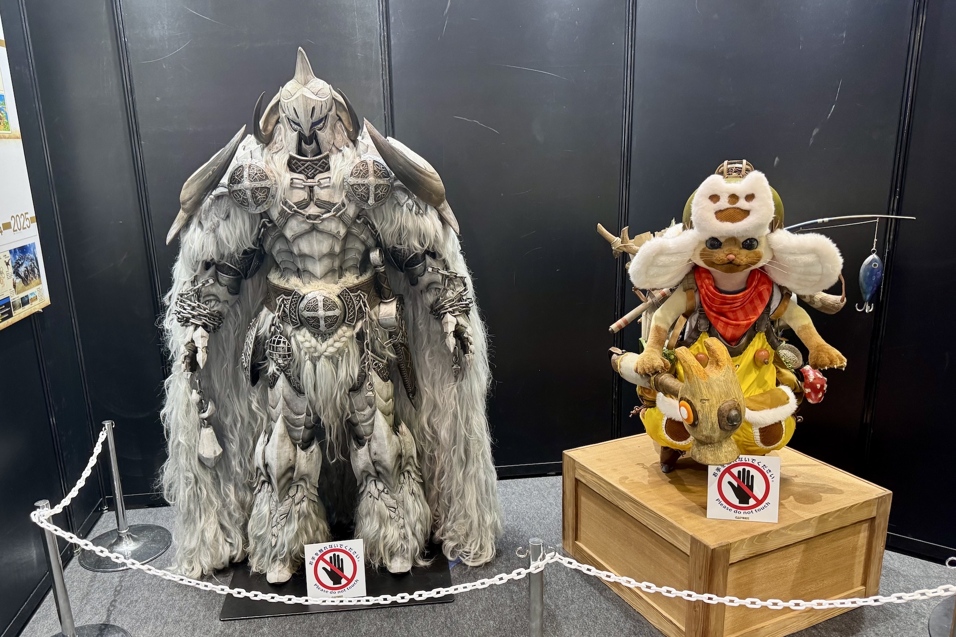 迫力ある「モンハンワイルズ」のスタチューが展示！ 写真撮影もOKとのことだ