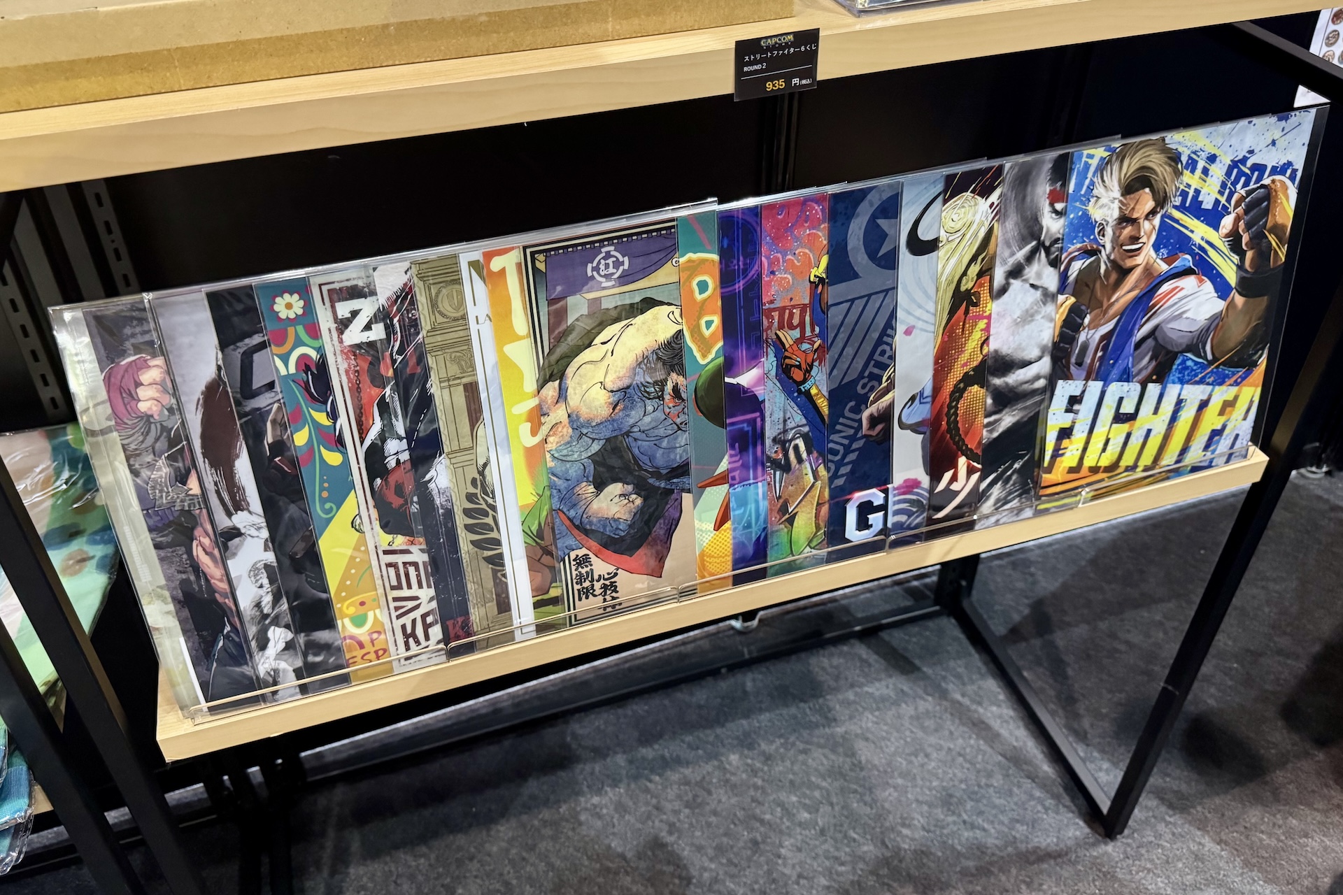 POPUPショップにはカプコンタイトルのグッズがずらり。魅力的な景品がラインナップされているカプくじにも挑戦できる