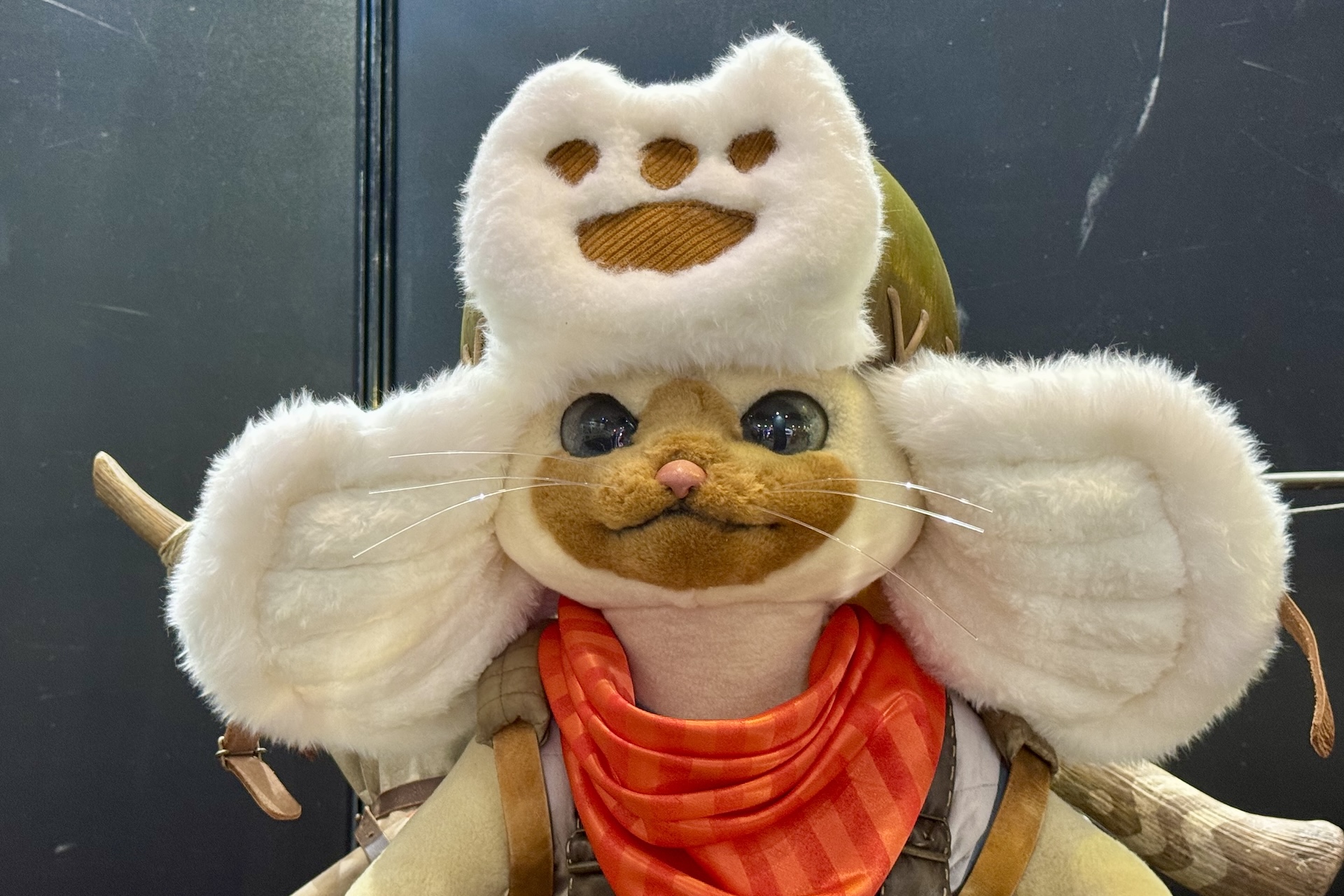 迫力ある「モンハンワイルズ」のスタチューが展示！ 写真撮影もOKとのことだ