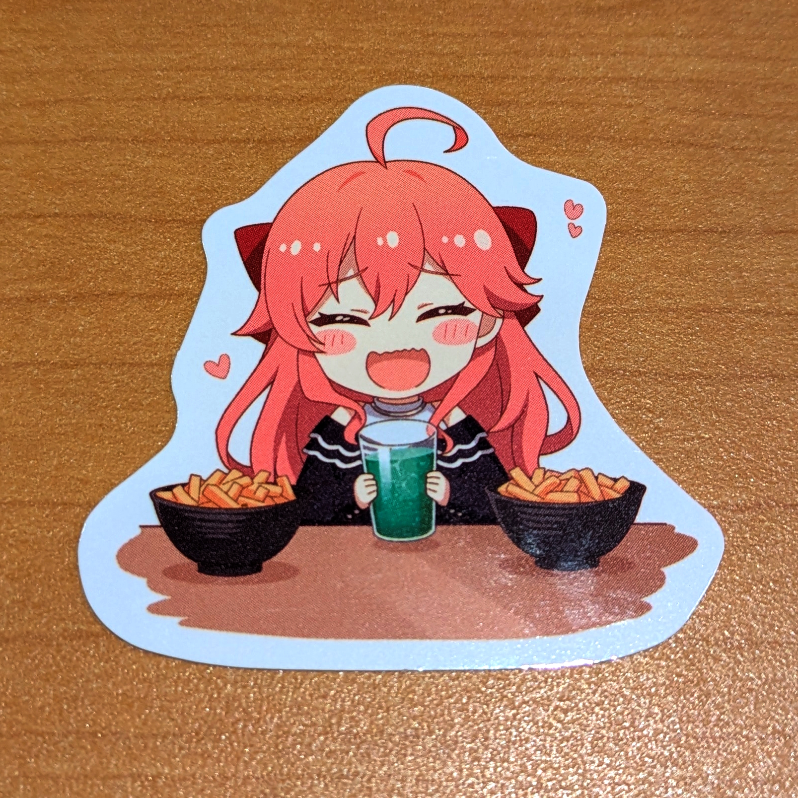 コラボ限定ピックは全6種。スシローのメニューを堪能する姿やスシローで働く姿、そしておなじみの”金コイ耐久”から釣りのイメージともピッタリ