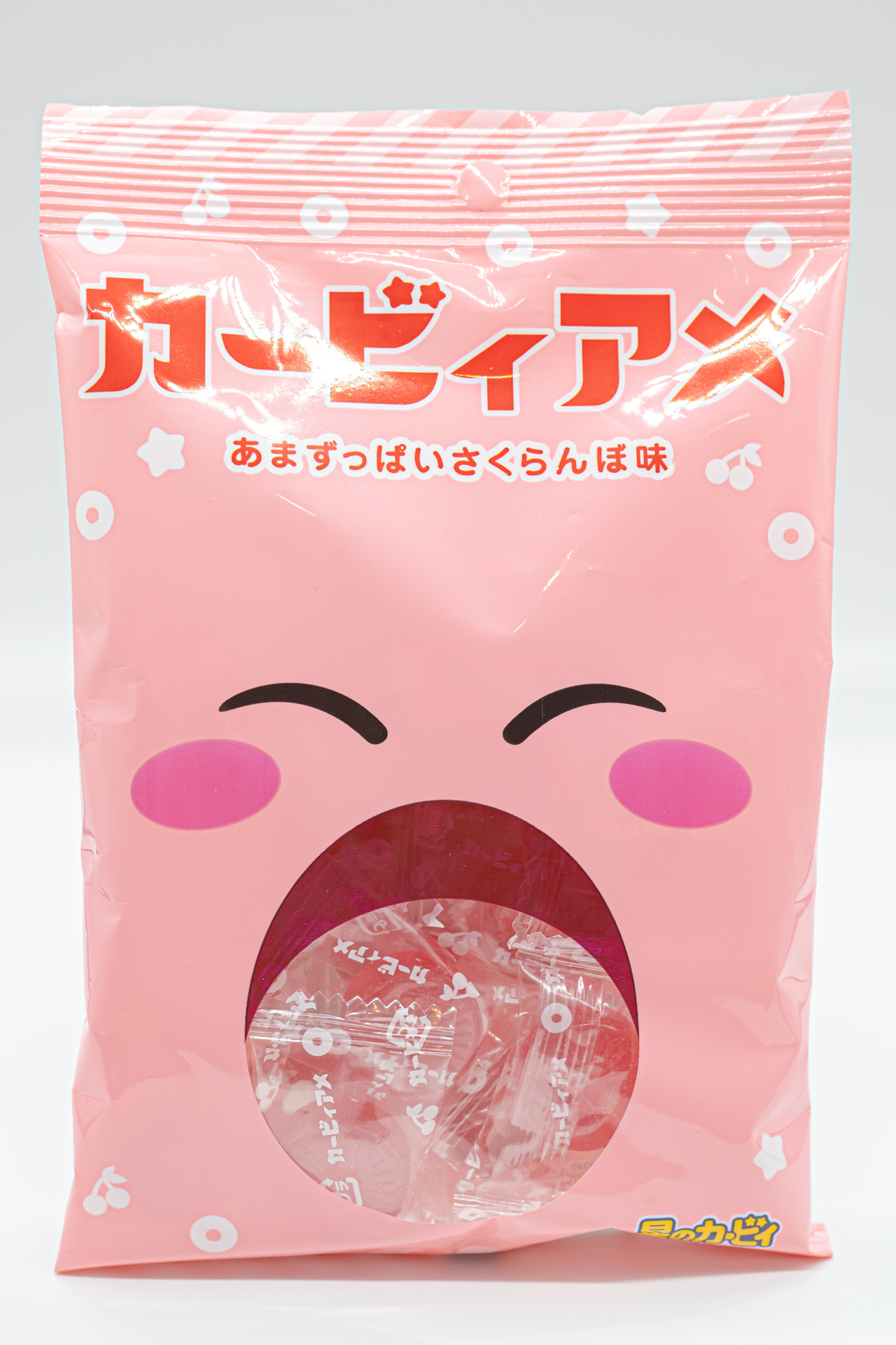 カービィアメ」は目を細めてアメを大量に吸い込むカービィが目印