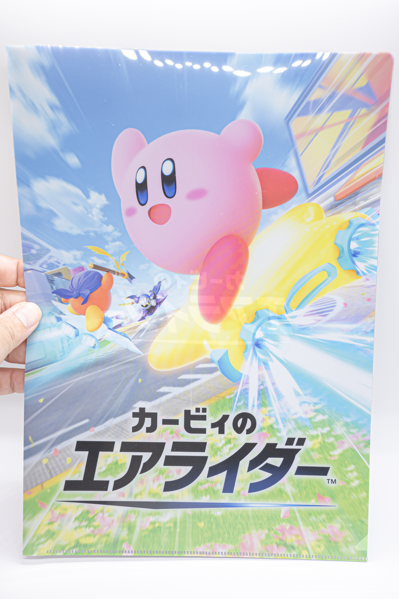 「カービィのエアライダー」のパッケージビジュアルがデザインに使用されている
