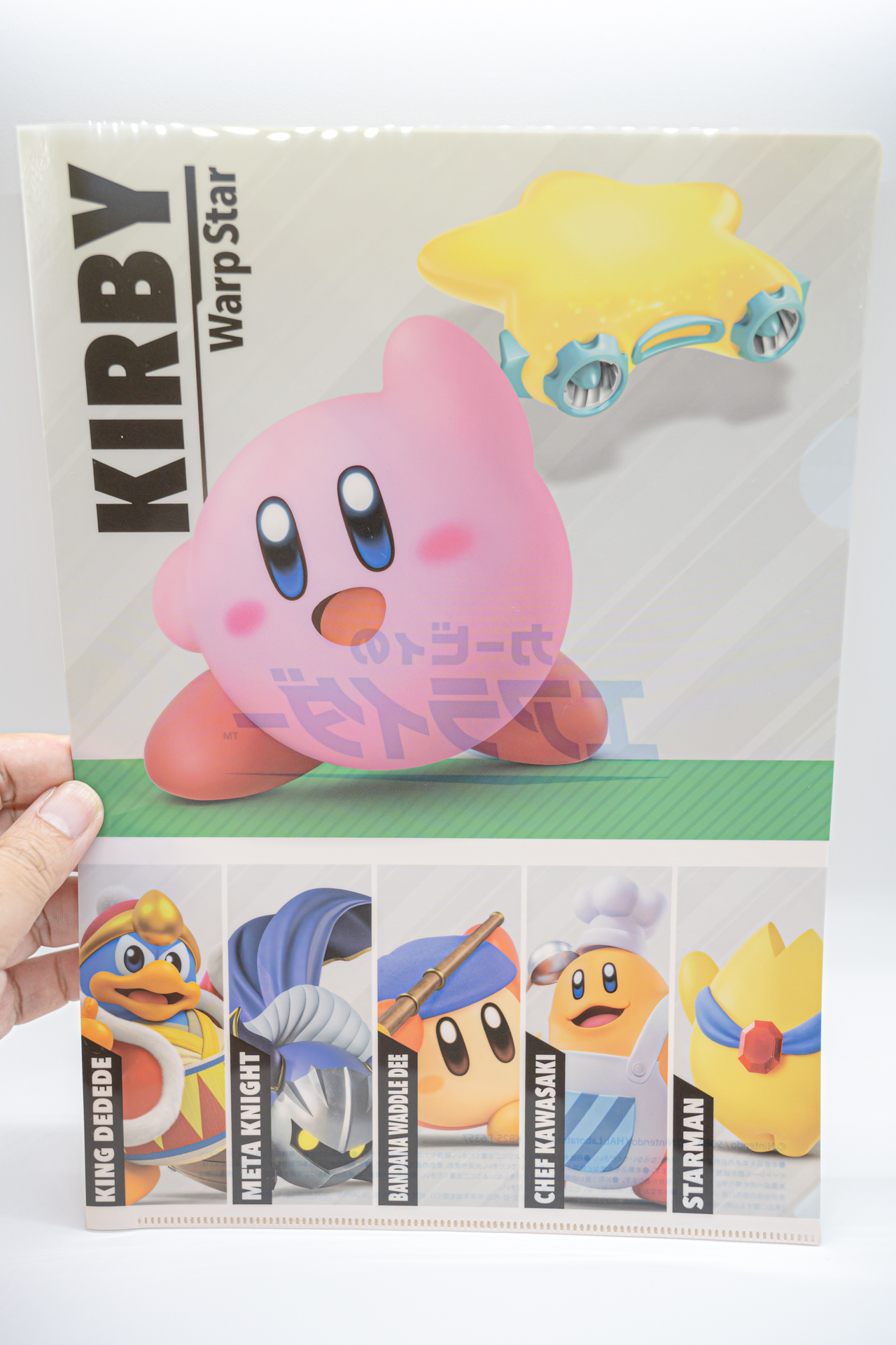 ゲーム内のキャラクター選択画面のようなデザインも