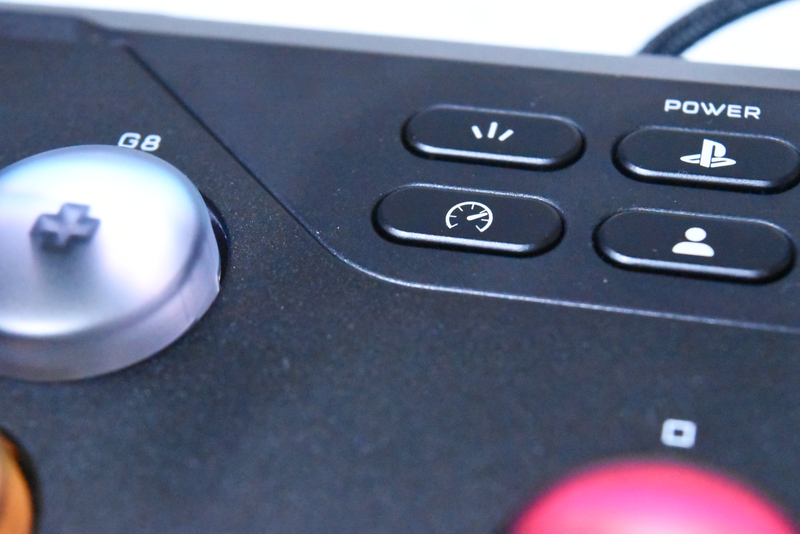 左下のメーターのようなボタンを長押しでゲームモードのオンとオフが切り替えられる