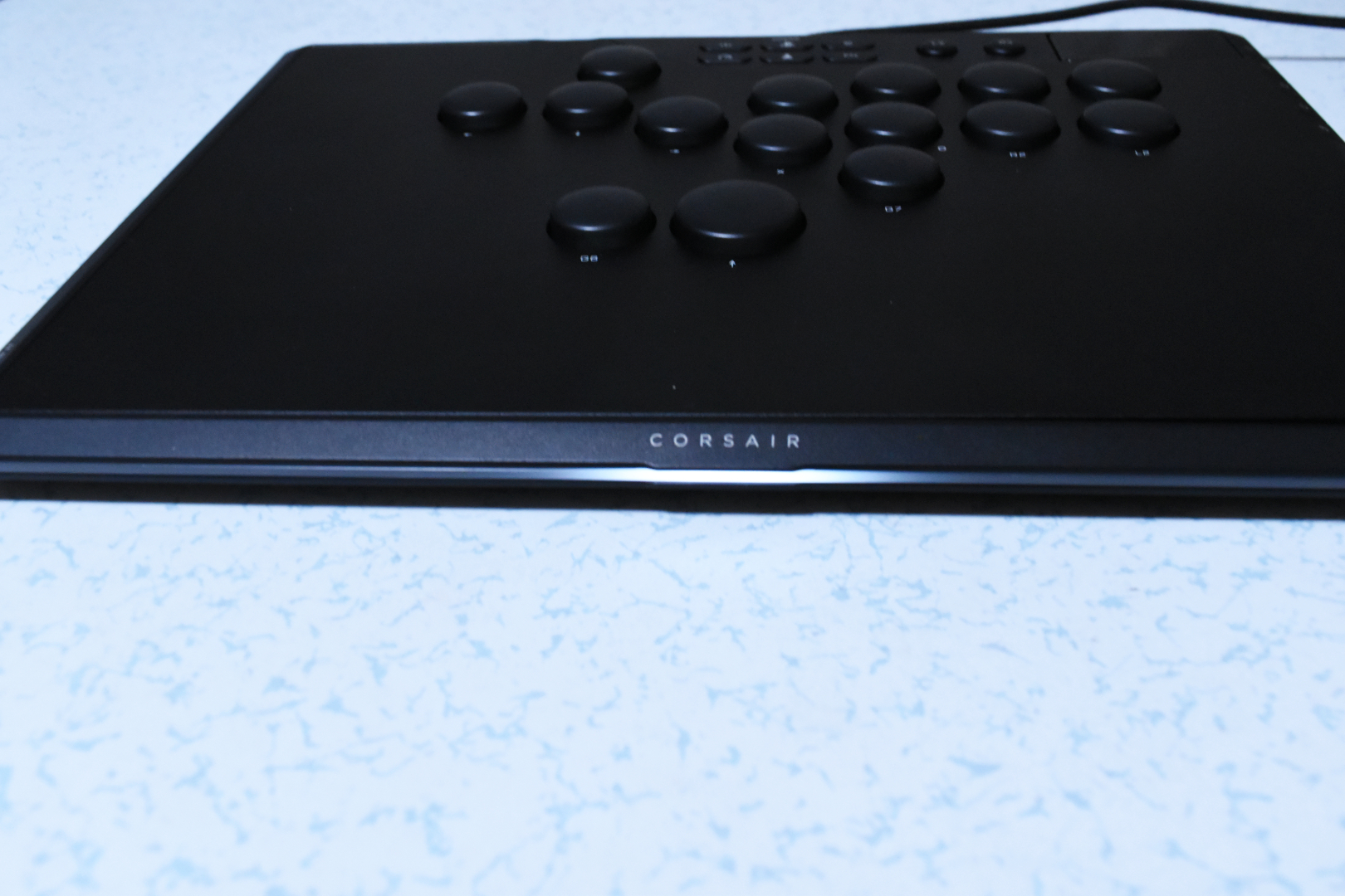 側面のLEDの発光の強さで感度の強さを一目で確認できる