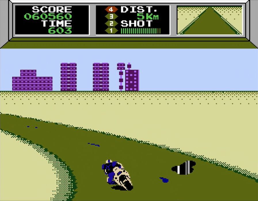 水たまりやオイル、鋲を踏むとライダーは大きくスリップしてしまう