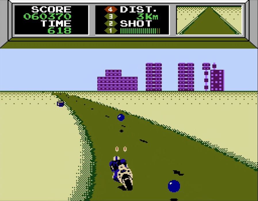 超高速で飛んで来るボンバーボールは、サイズが小さいこともあり狙い撃つのがとても難しい