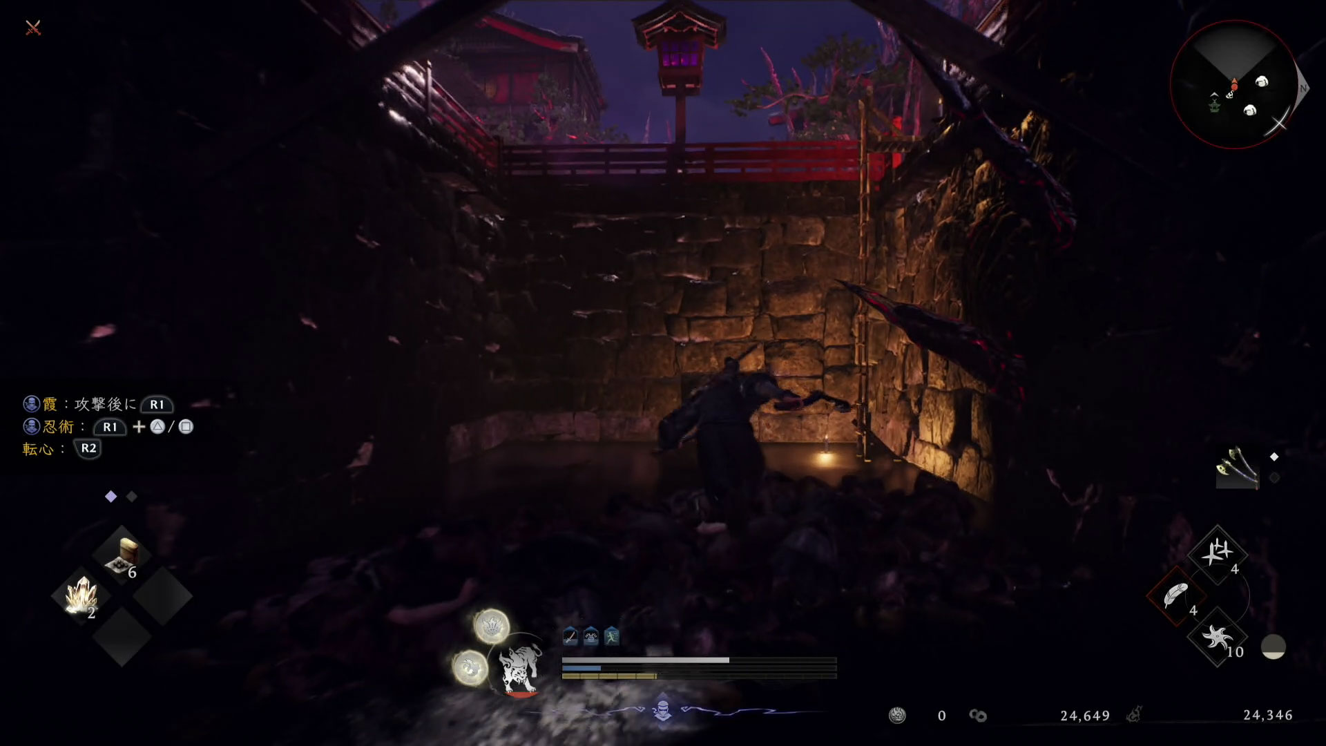 敵からの攻撃で堀に落ちてしまったのが、もっけの幸い