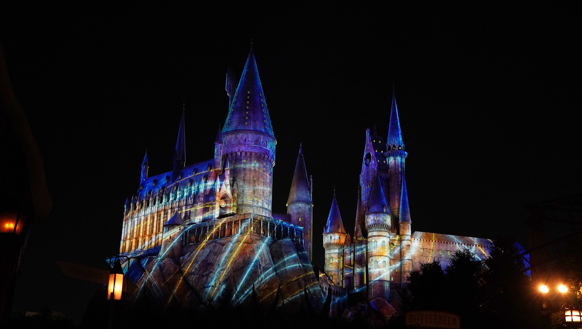 冬のプロジェクションマッピング「ホグワーツ・マジカル・ナイト ～ウインター・マジック～」が今年も登場