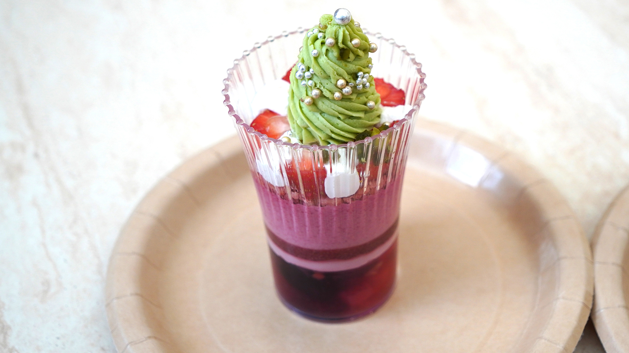 クリスマス・パフェ ～ベリー＆ピスタチオ～