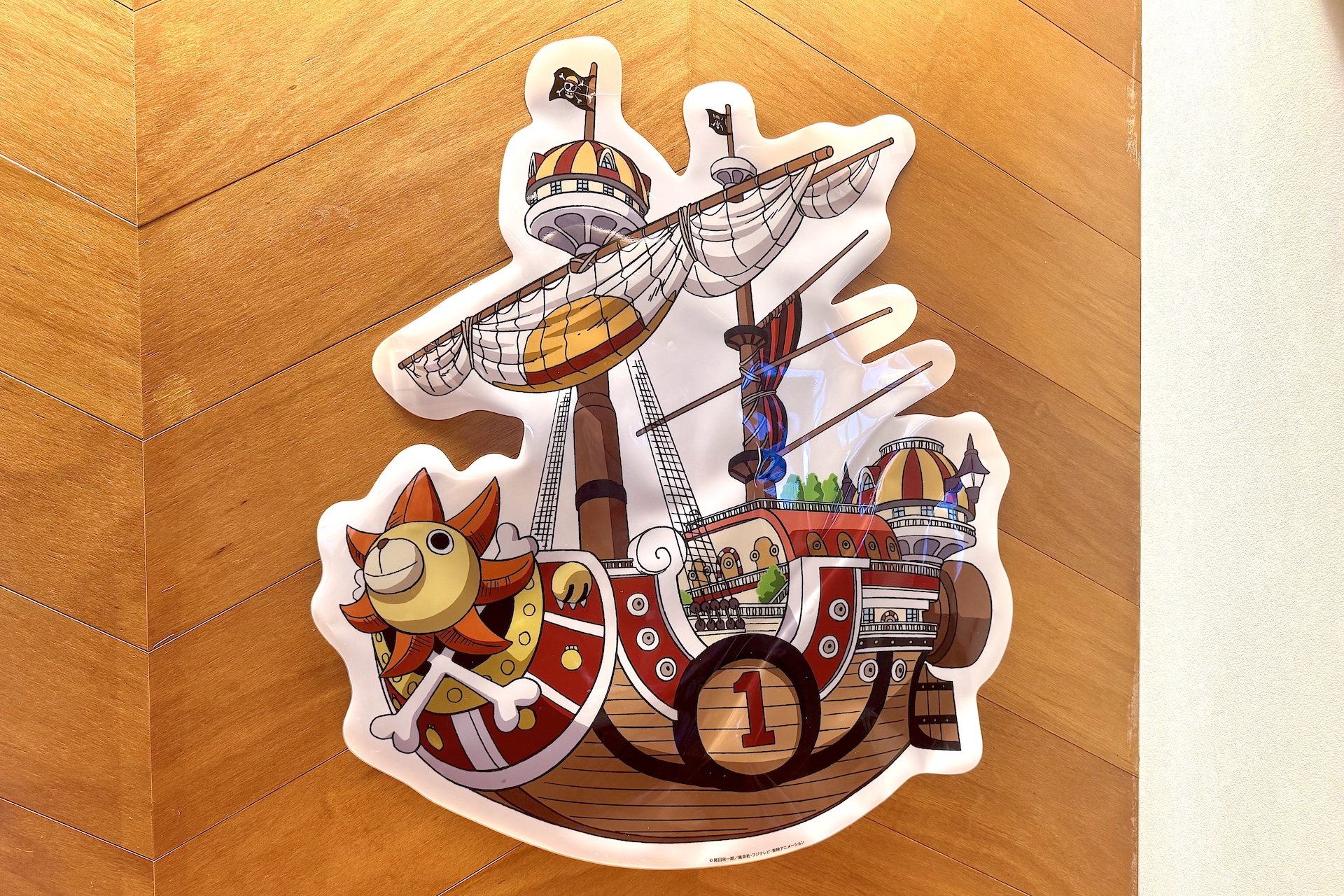 コラボ第1弾のメニュー表。ルフィたちがメニューを手に持った描き下ろしイラストが使用されている