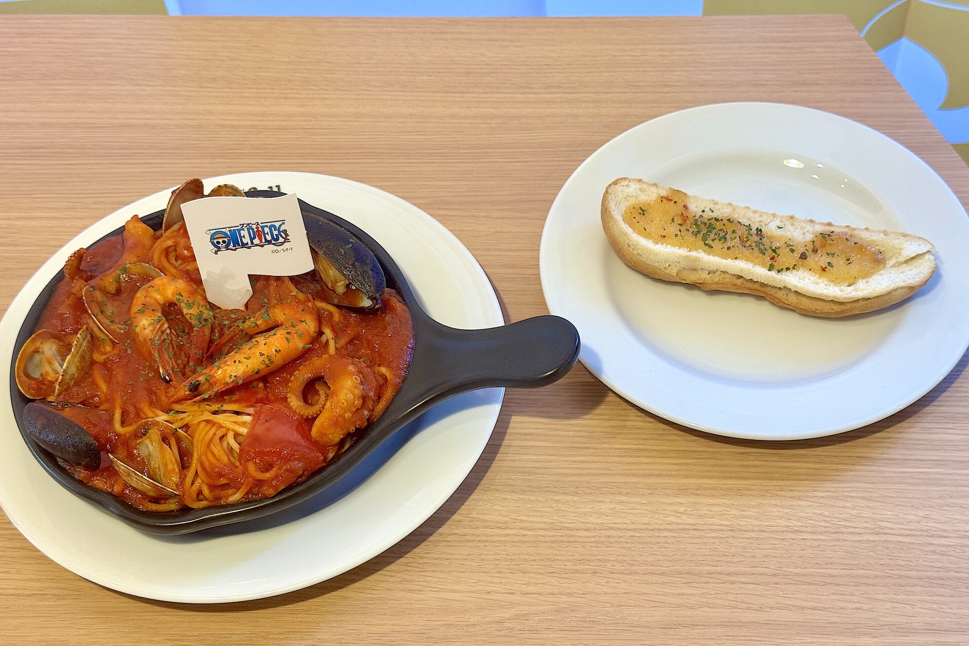 サンジのレディに捧げる情熱のペスカトーレ（ガーリックトースト付） 価格：1,208円 ※単品 1,098円