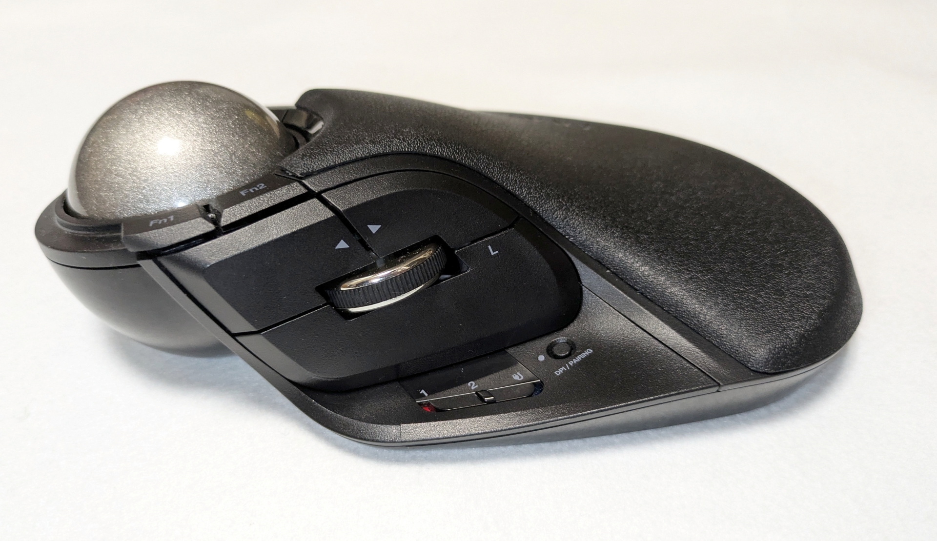 本体を4方向から