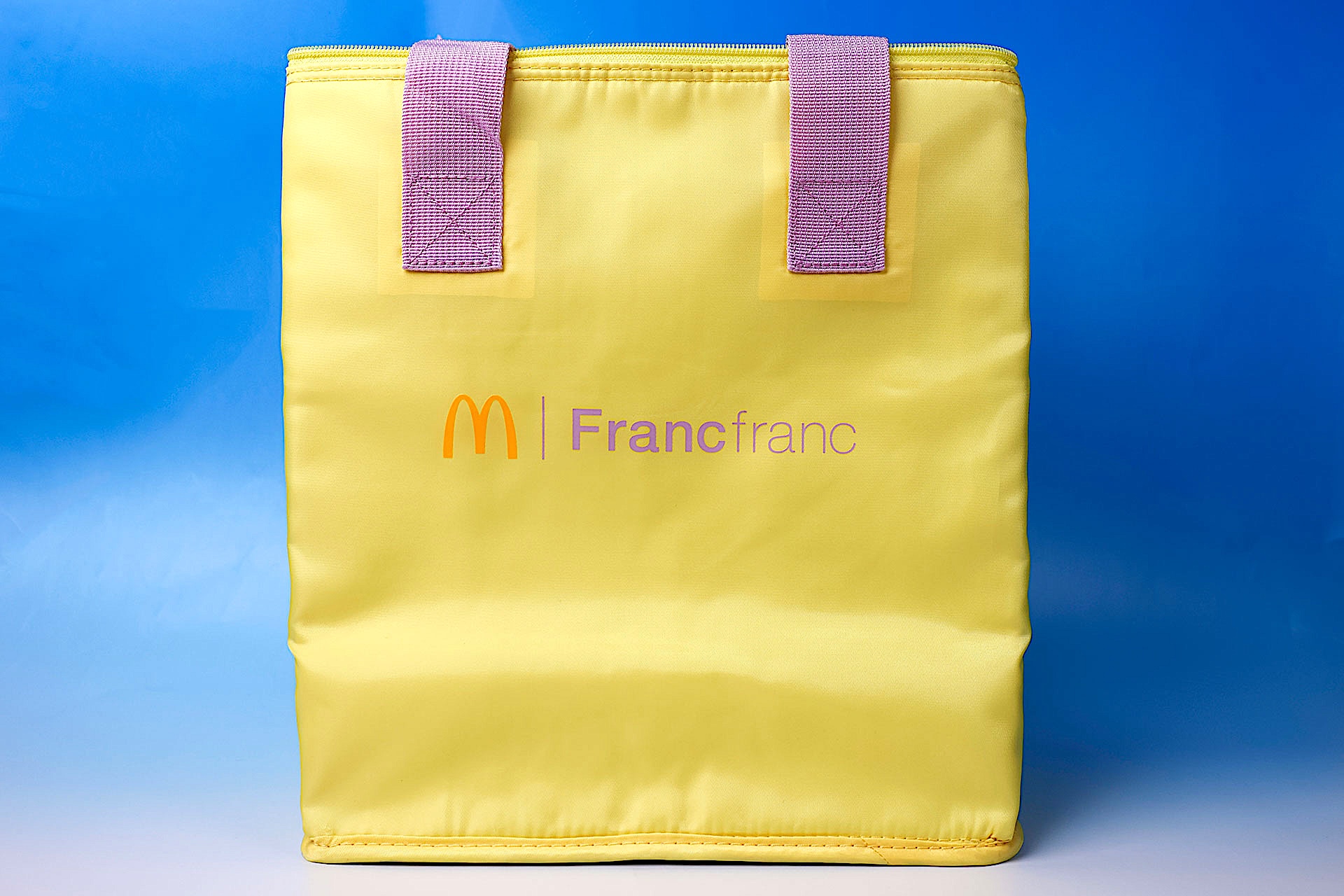 こちらはイエローの「ビッグな保温・保冷バッグ」