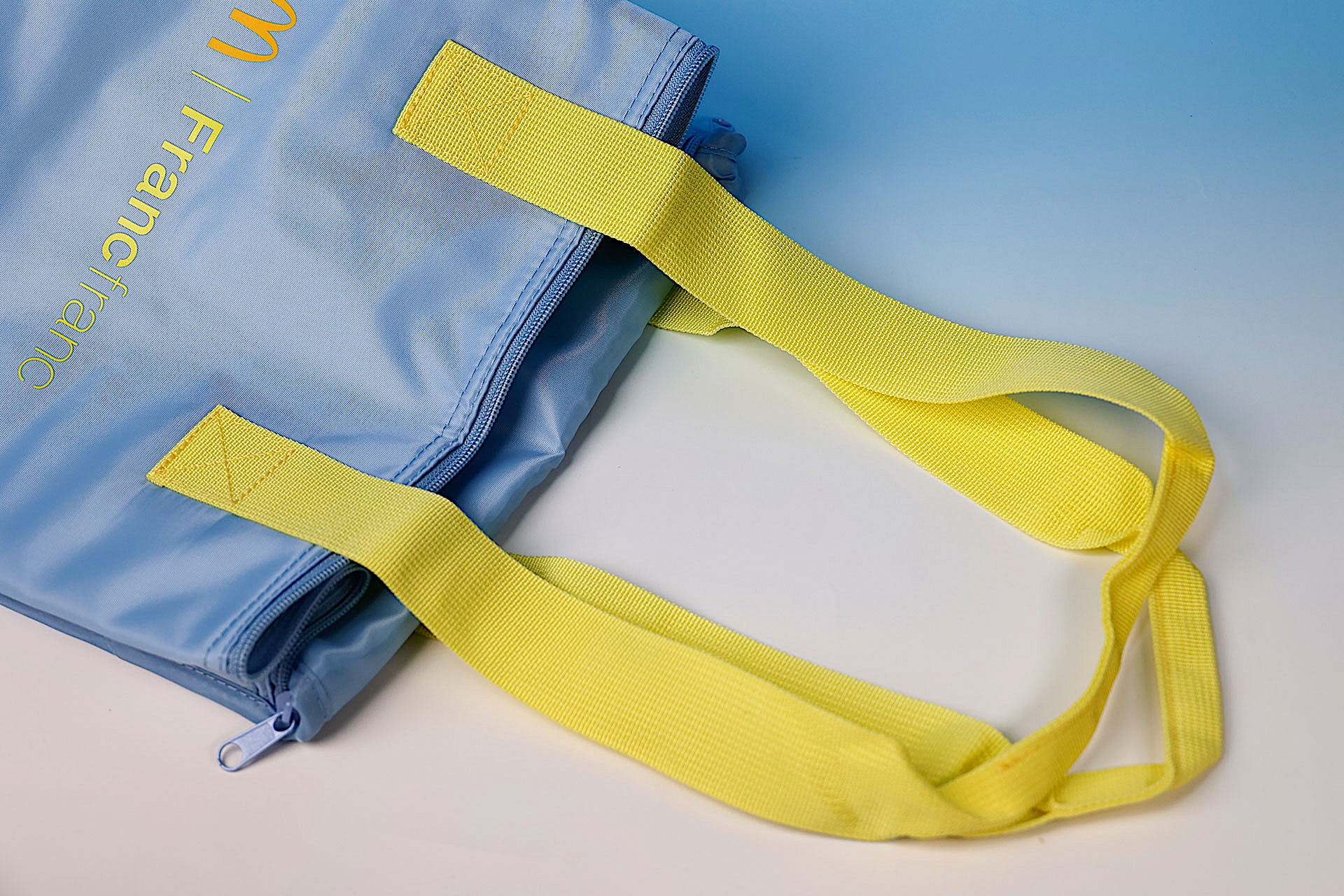 紐はイエローだ