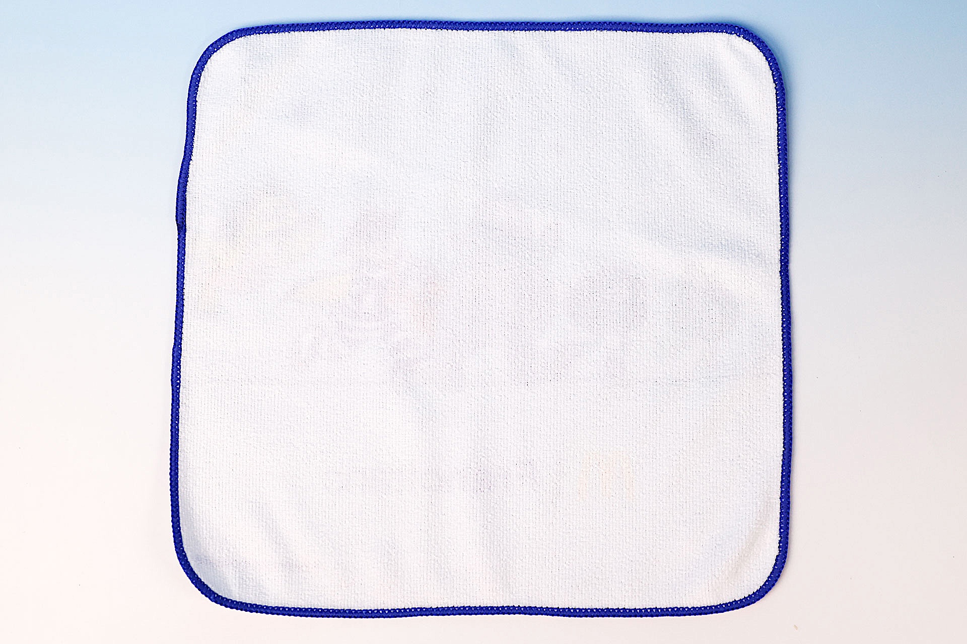 「ハンドタオル」の裏面は無地だ