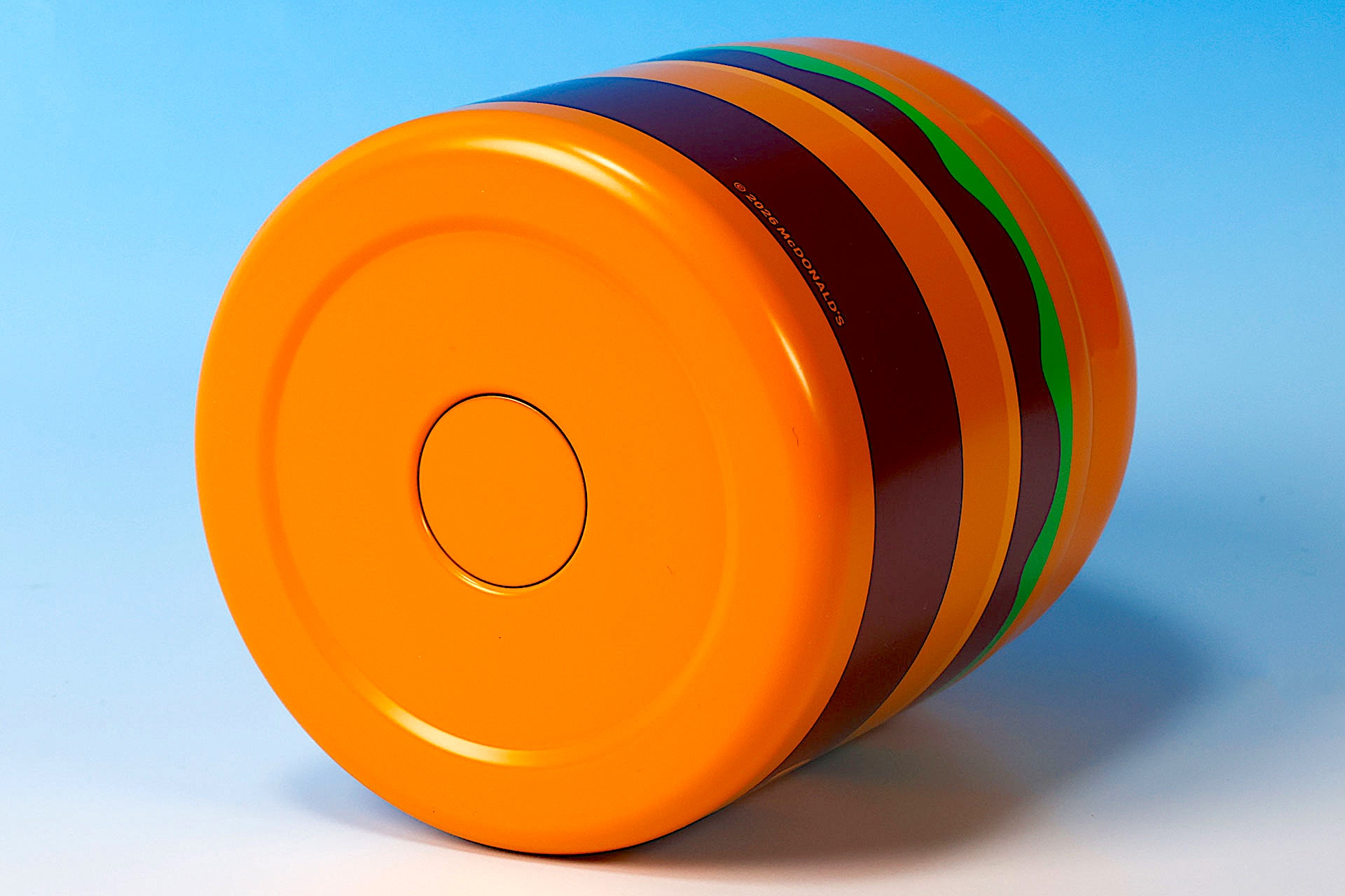 底面は少し凹みが付けられている