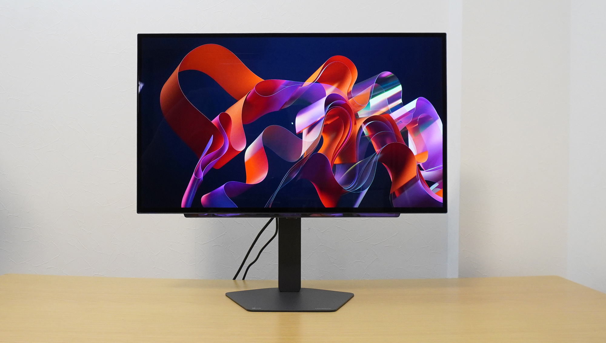 正面からは余計な装飾が見えずシンプルなデザイン