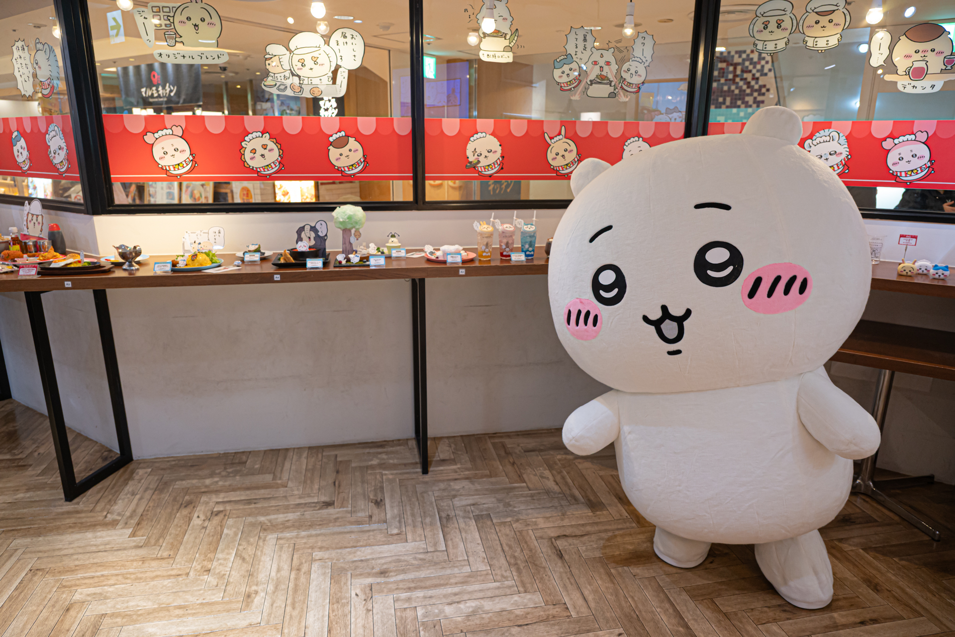 討伐フェア試食会にはちいかわ・ハチワレ・うさぎも駆けつけた