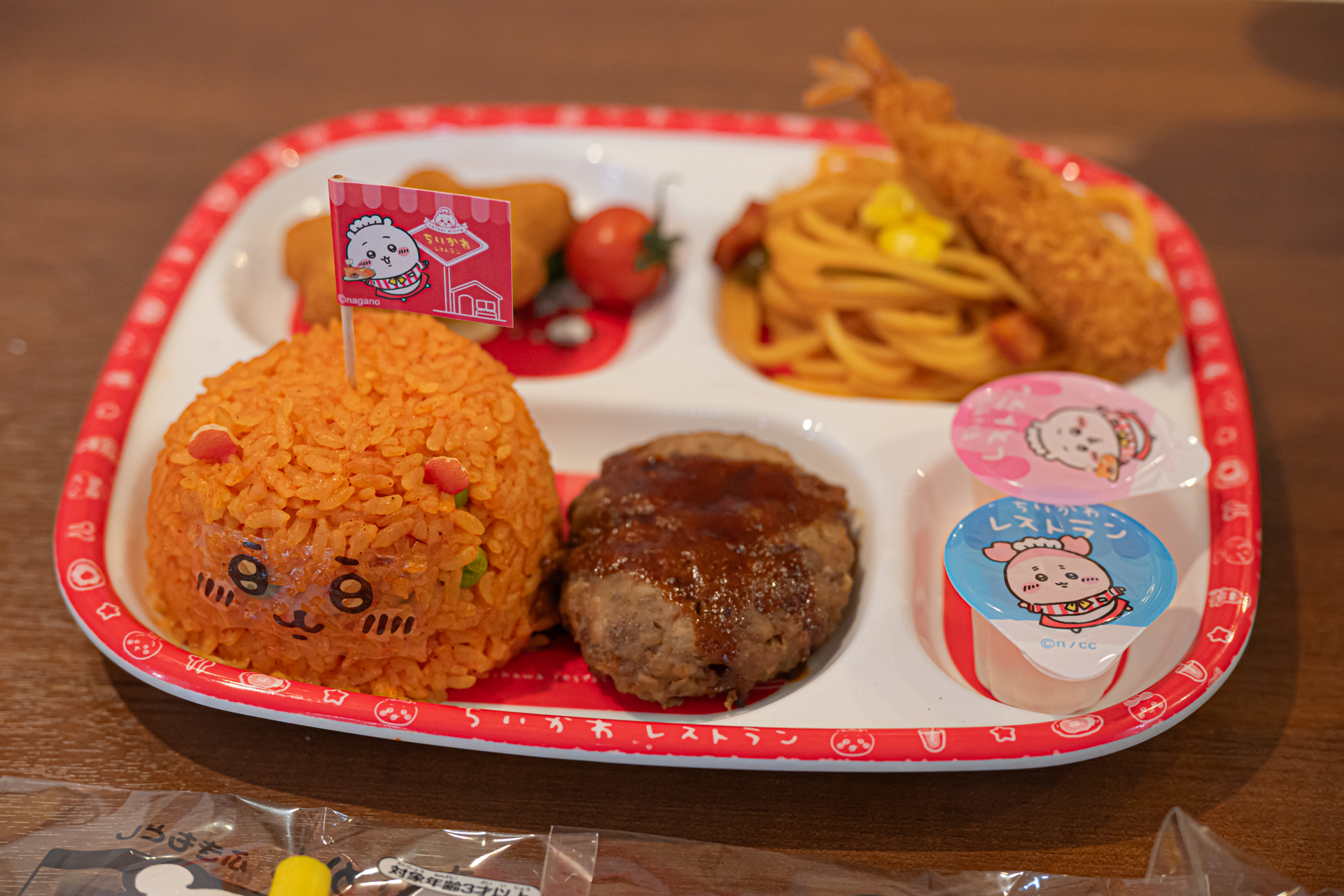 試食会の会場では常設メニューも並べられていた