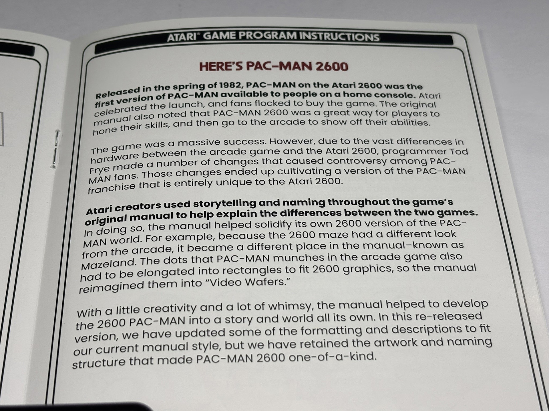 同梱される英語版マニュアルには、ゲームの説明に加え、当時のバックストーリー、移植の苦労なども説明されている