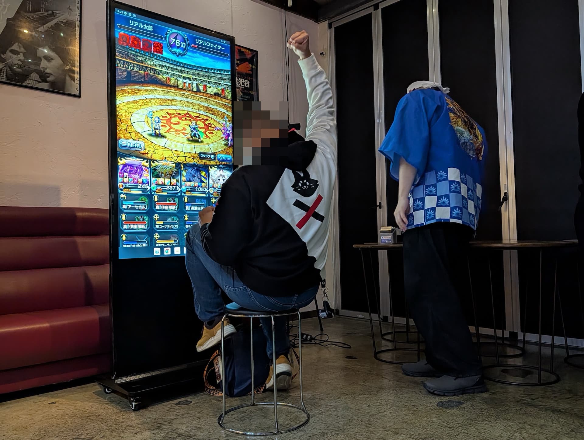 勝利してガッツポーズを決める来場者も見られた。これは強い……ギリギリの奥義発動で逆転する人もいれば、体力に余裕を残して楽勝で勝っていく来場者もいてプレイスキルの差が感じられた