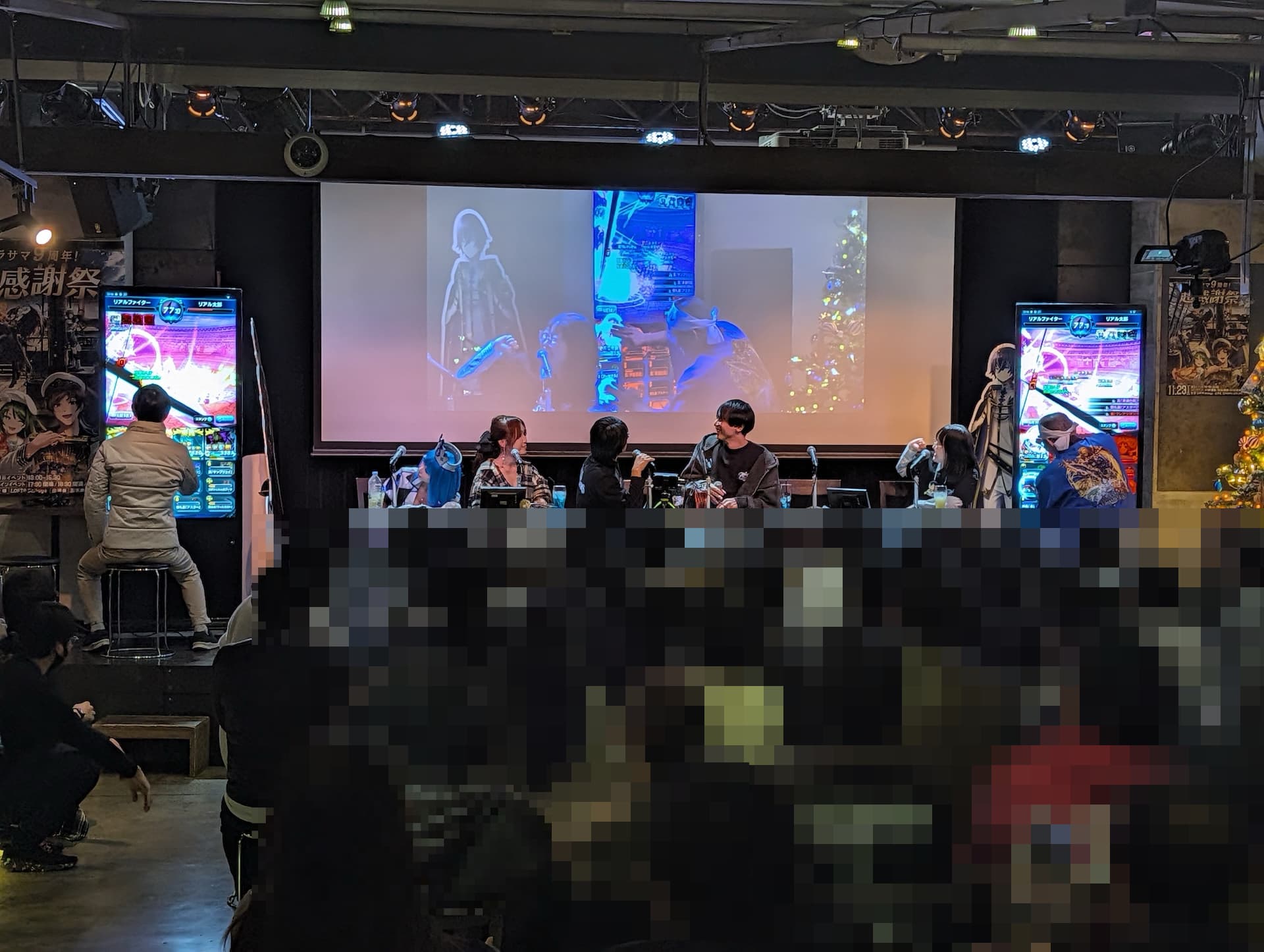 来場者サイドと生放送メンバーとのバトルがスタート！ステージ両端の大型ディスプレイで対戦！