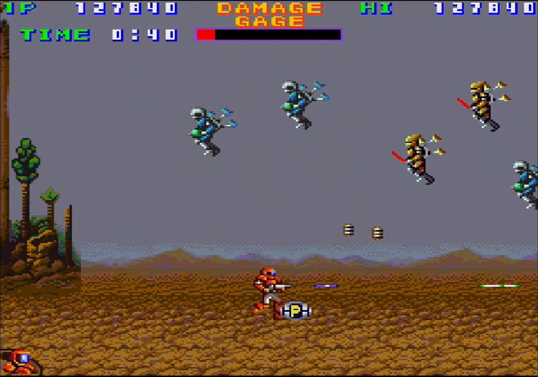 特定の敵を倒すと出現するアイテムを取ると、サブウェポンの手榴弾が追加、またはビームがパワーアップする