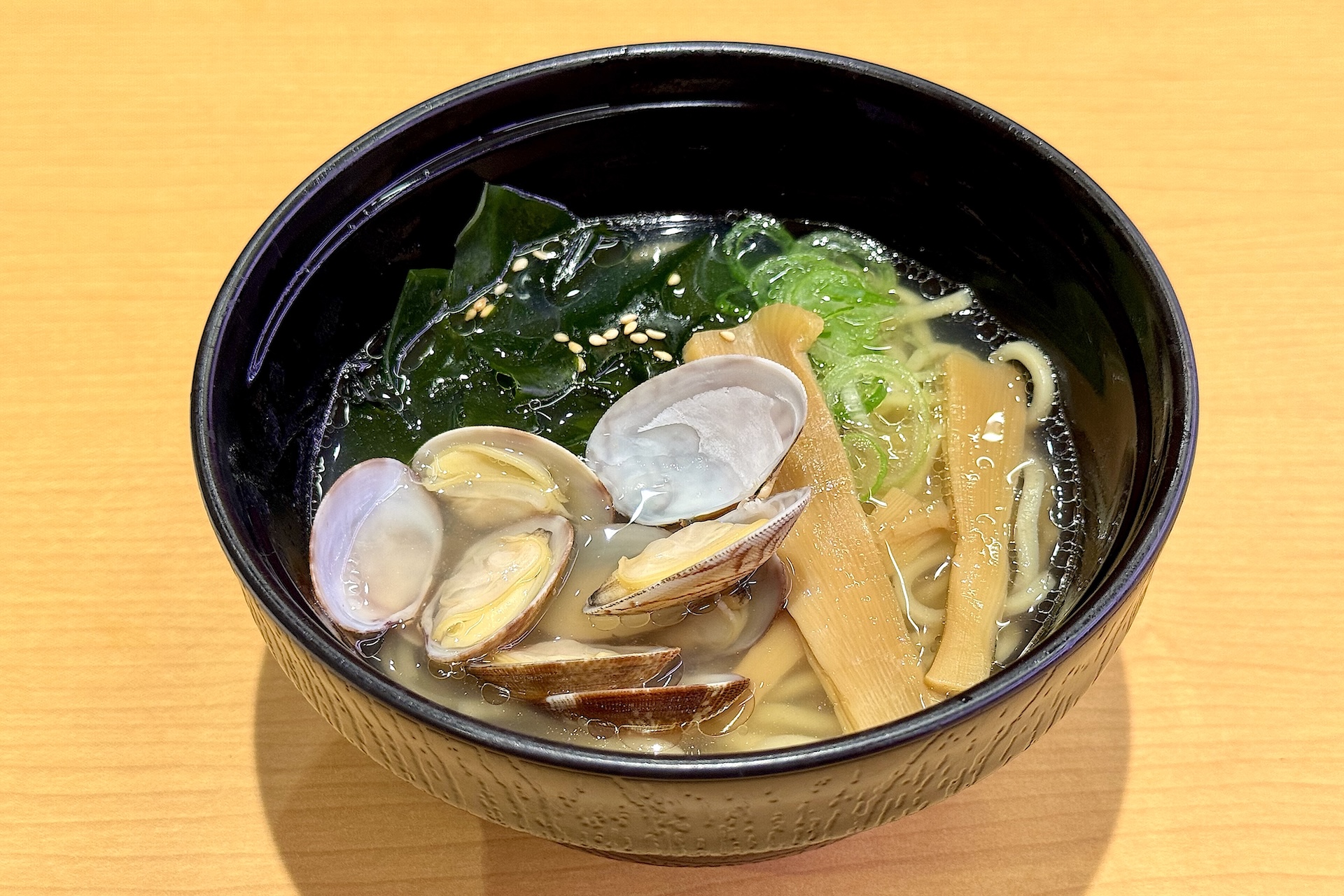 「スシロー 貝塩ラーメン」 価格：450円〜 販売期間：12月3日〜