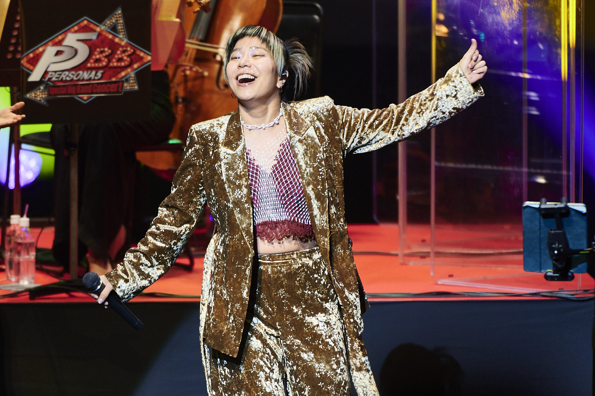 「ペルソナ5」の多くの楽曲にてボーカルとして活躍した世界的シンガー