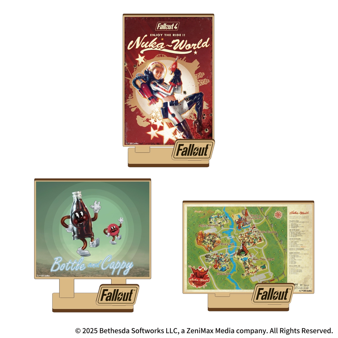 「木製スタンド（全3種）」（各1,540円）