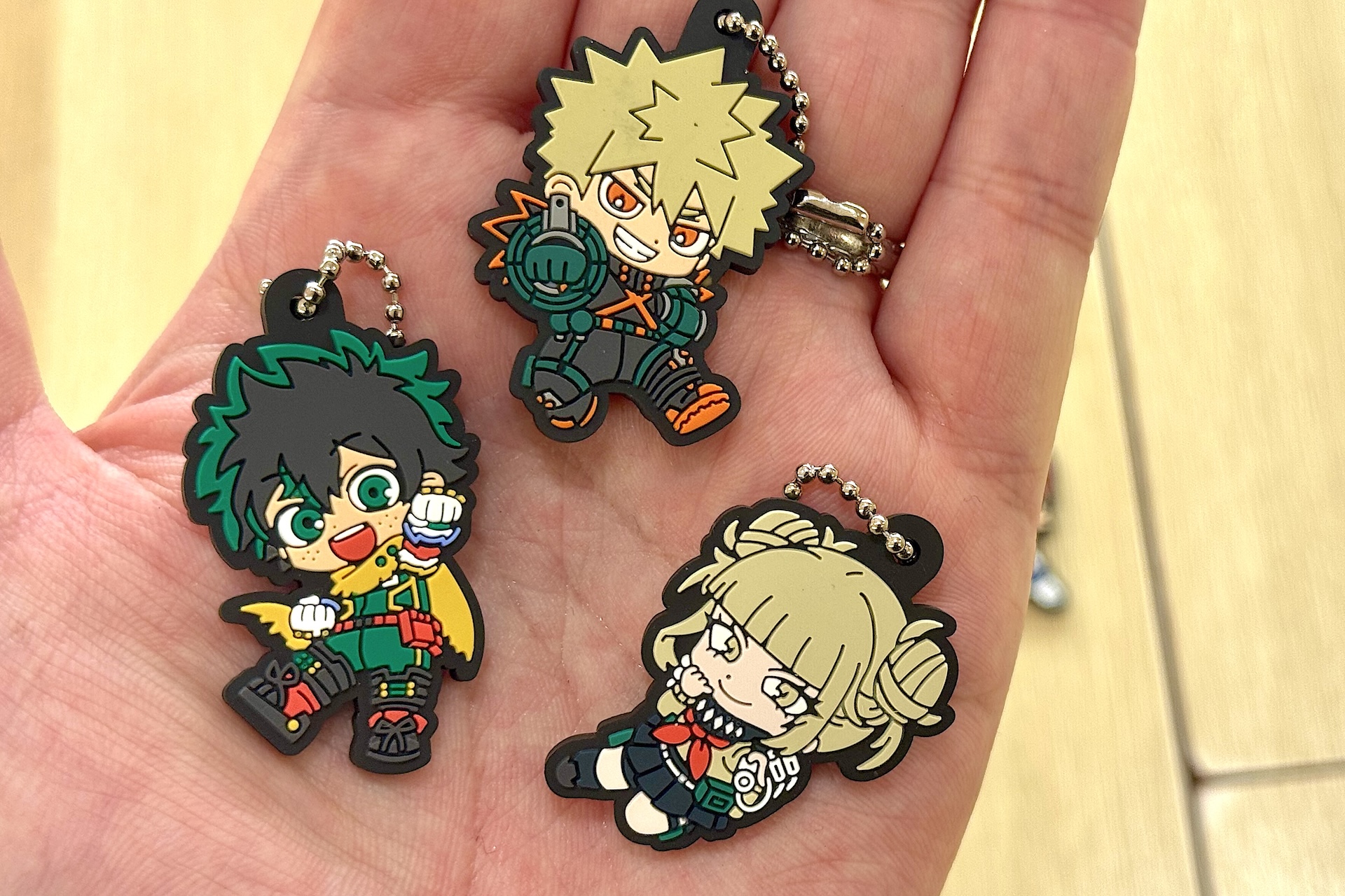 サイズはこんな感じ。小さいながら細部まで忠実に再現されている