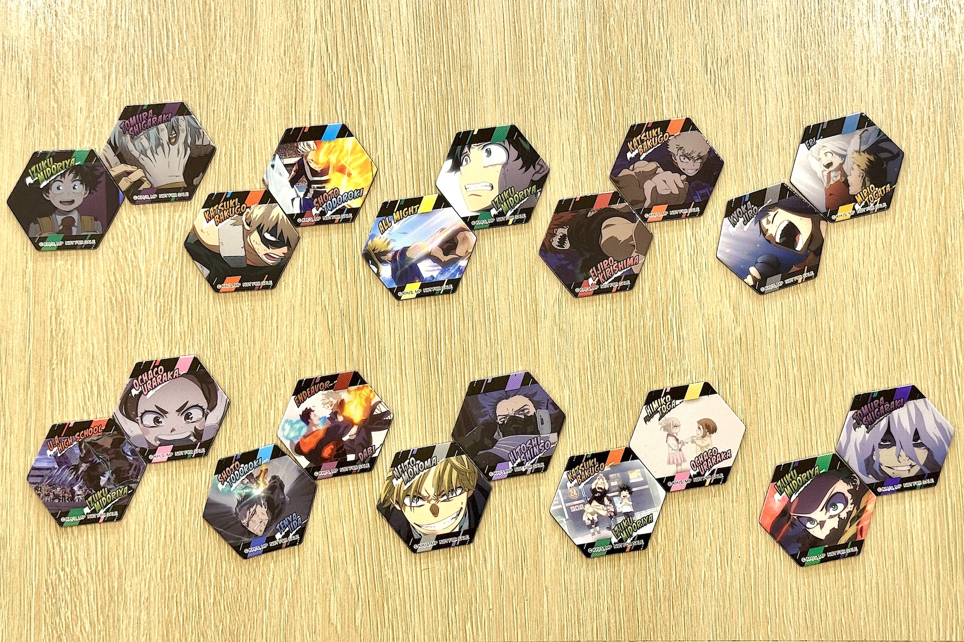 マグネットシートは作中の名シーンなどがデザインされた2枚セット全10種が用意されている
