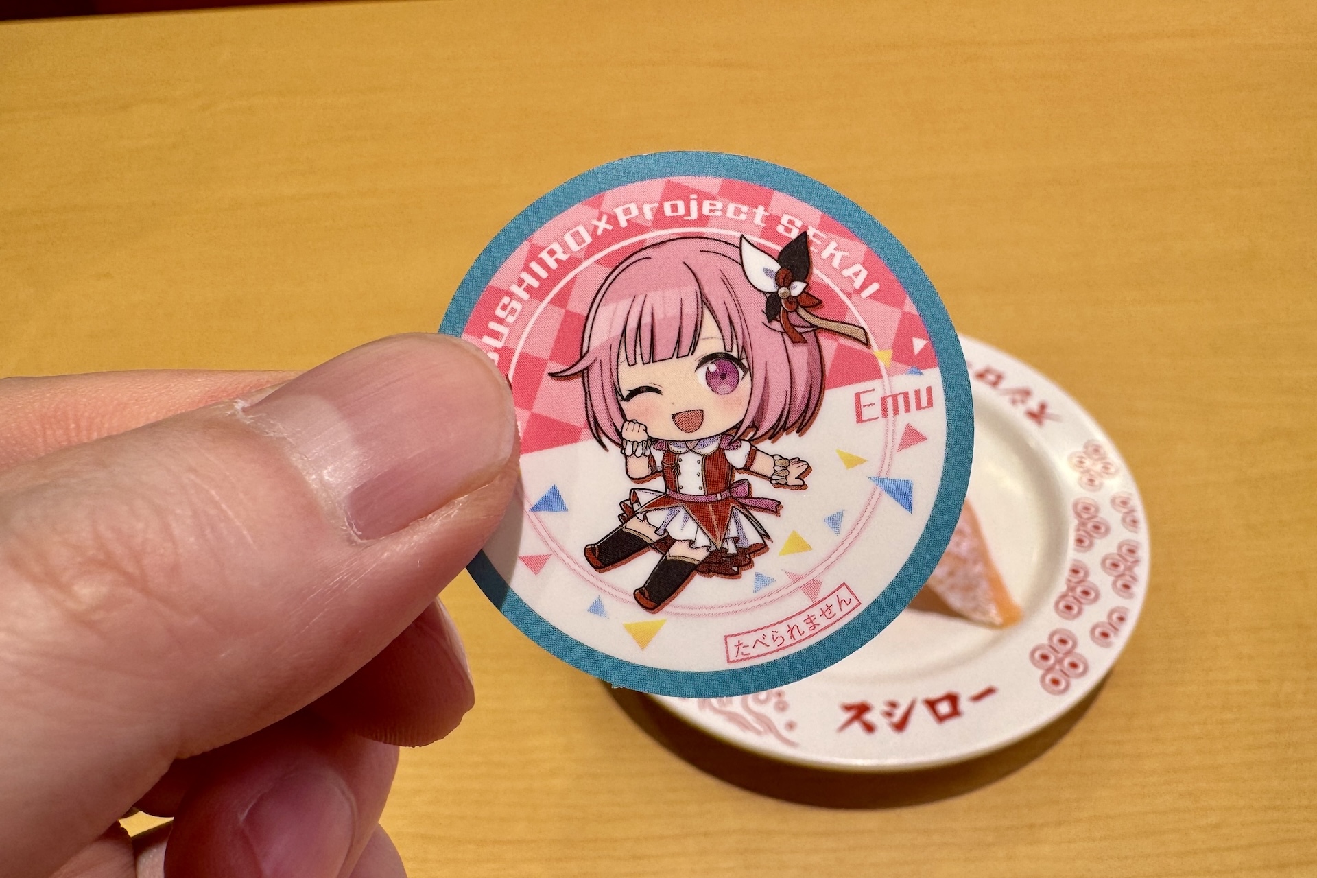 コラボ限定ピックは表と裏で違うデザイン