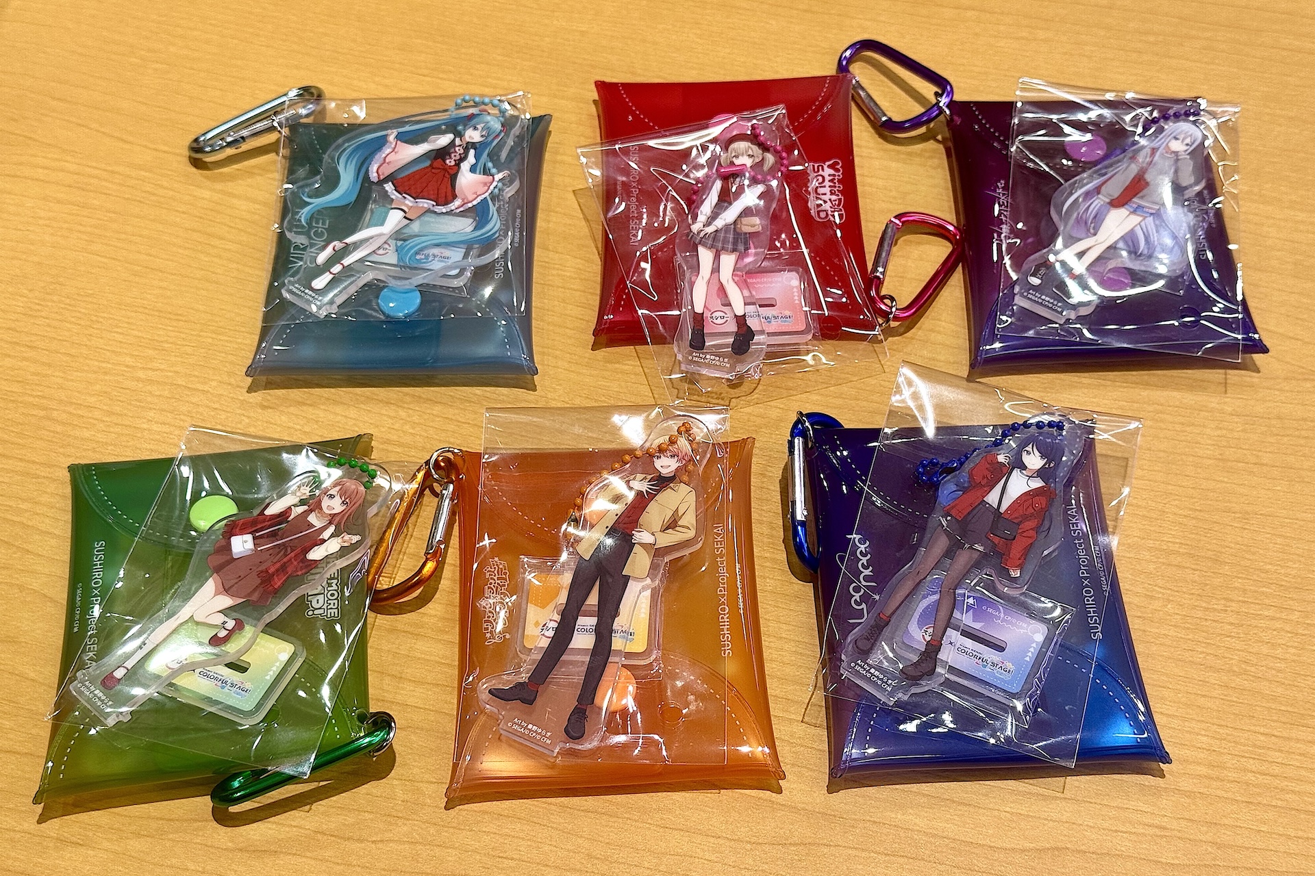 マルチポーチは全6種