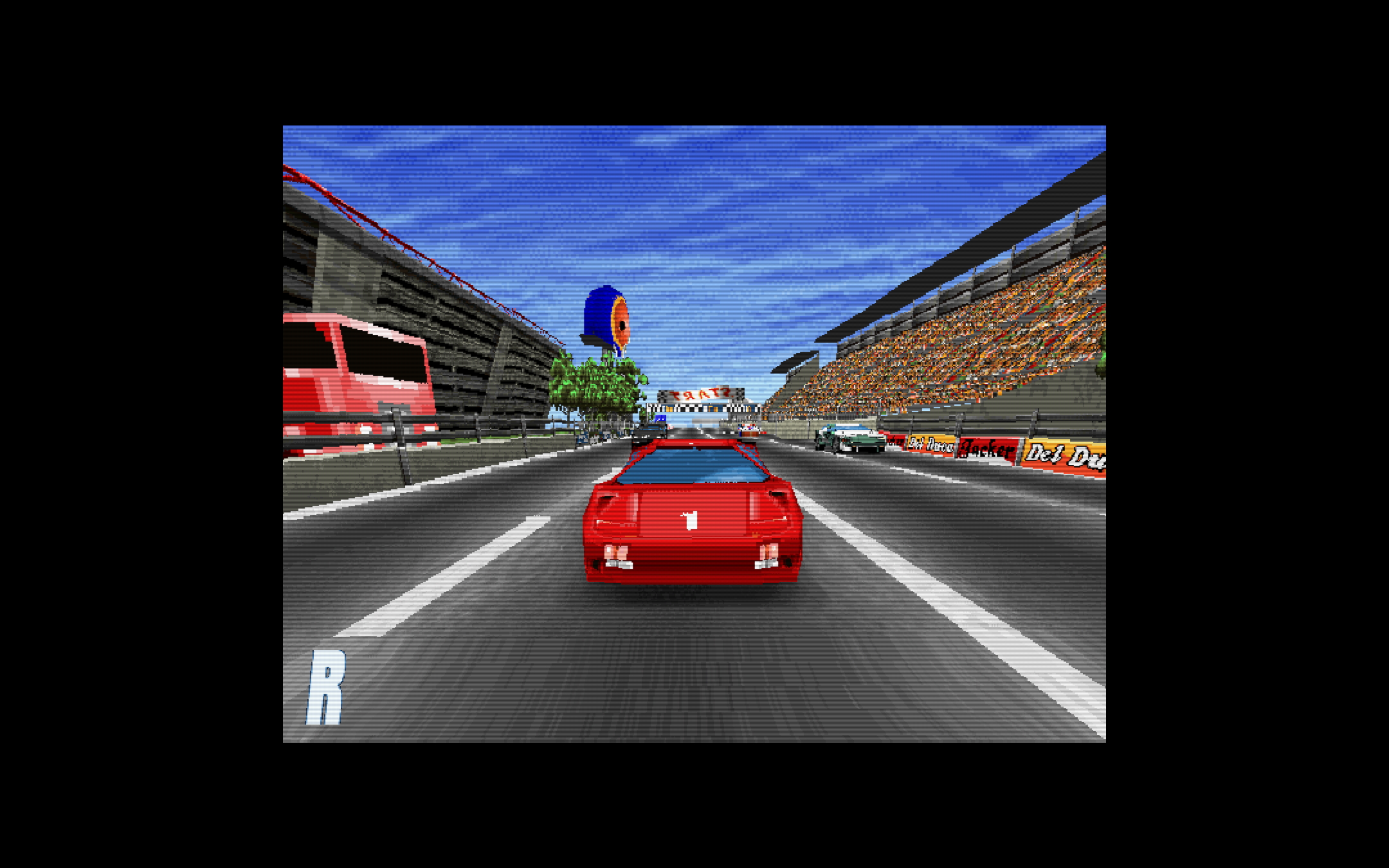 レース終了後は様々な角度からのリプレイ映像も表示され、当時のゲームらしさが感じられる