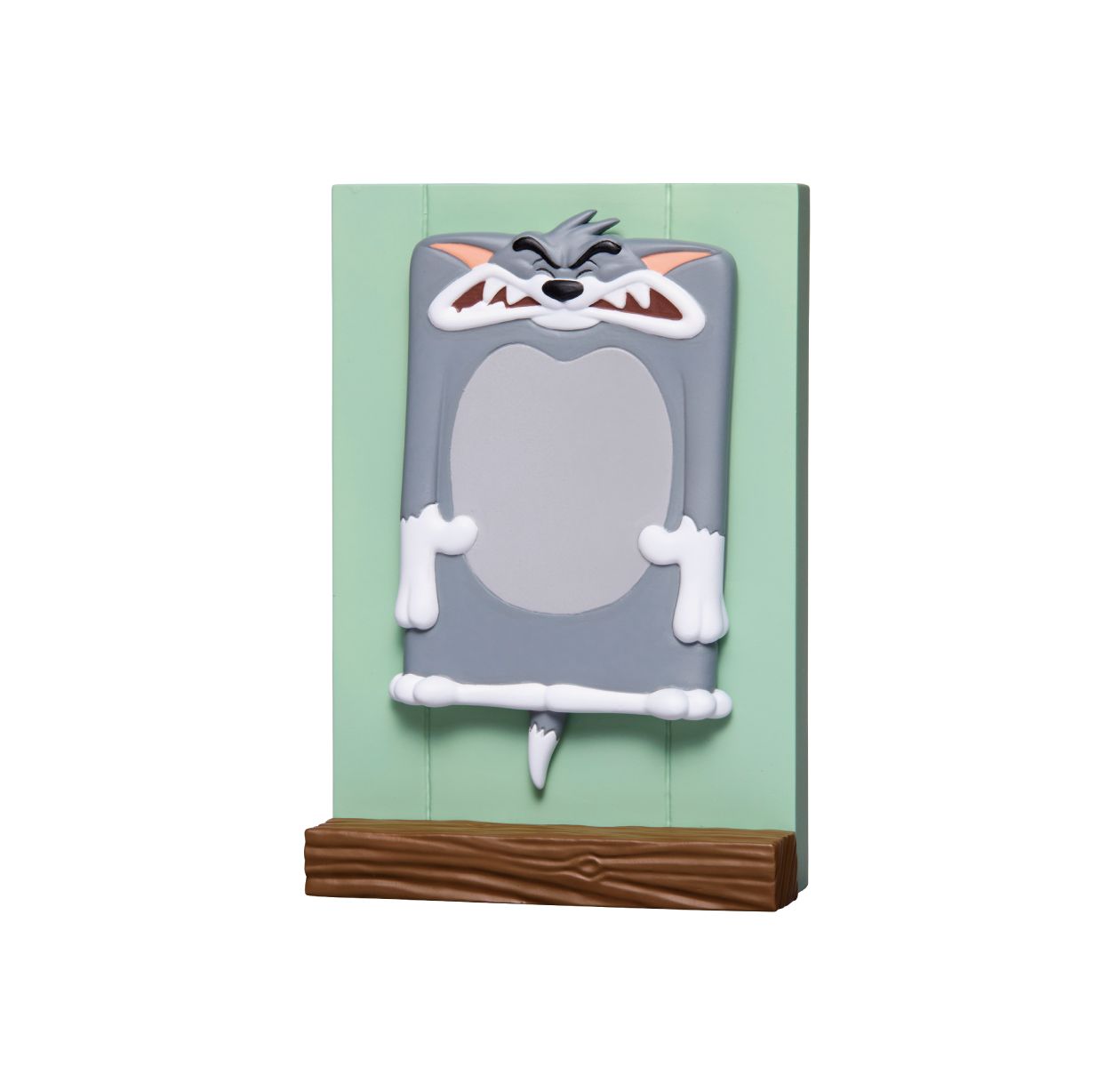 ぺちゃんこになったトム