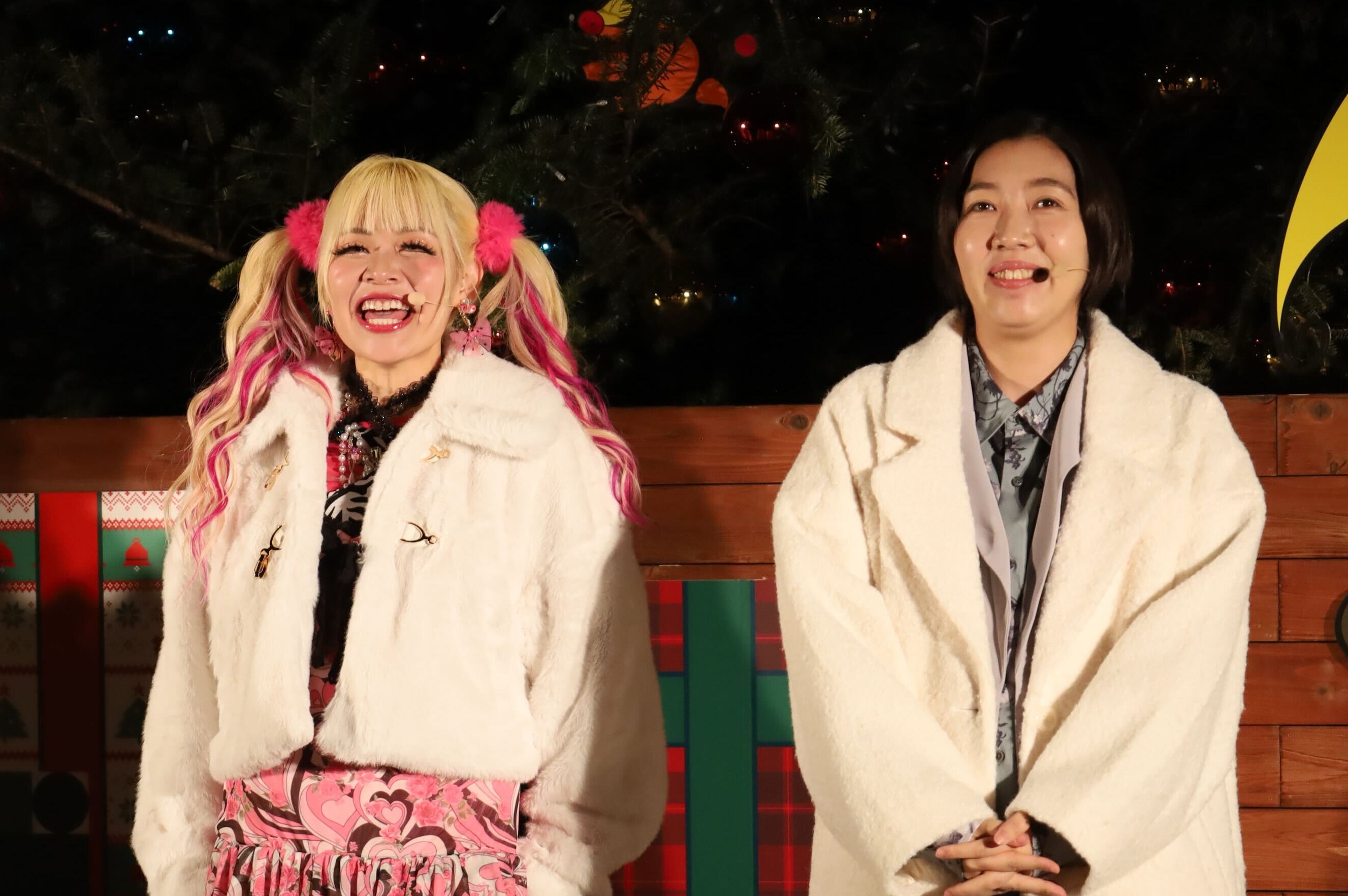 お笑いコンビ「エルフ」の荒川さん（左）、はるさん（右）