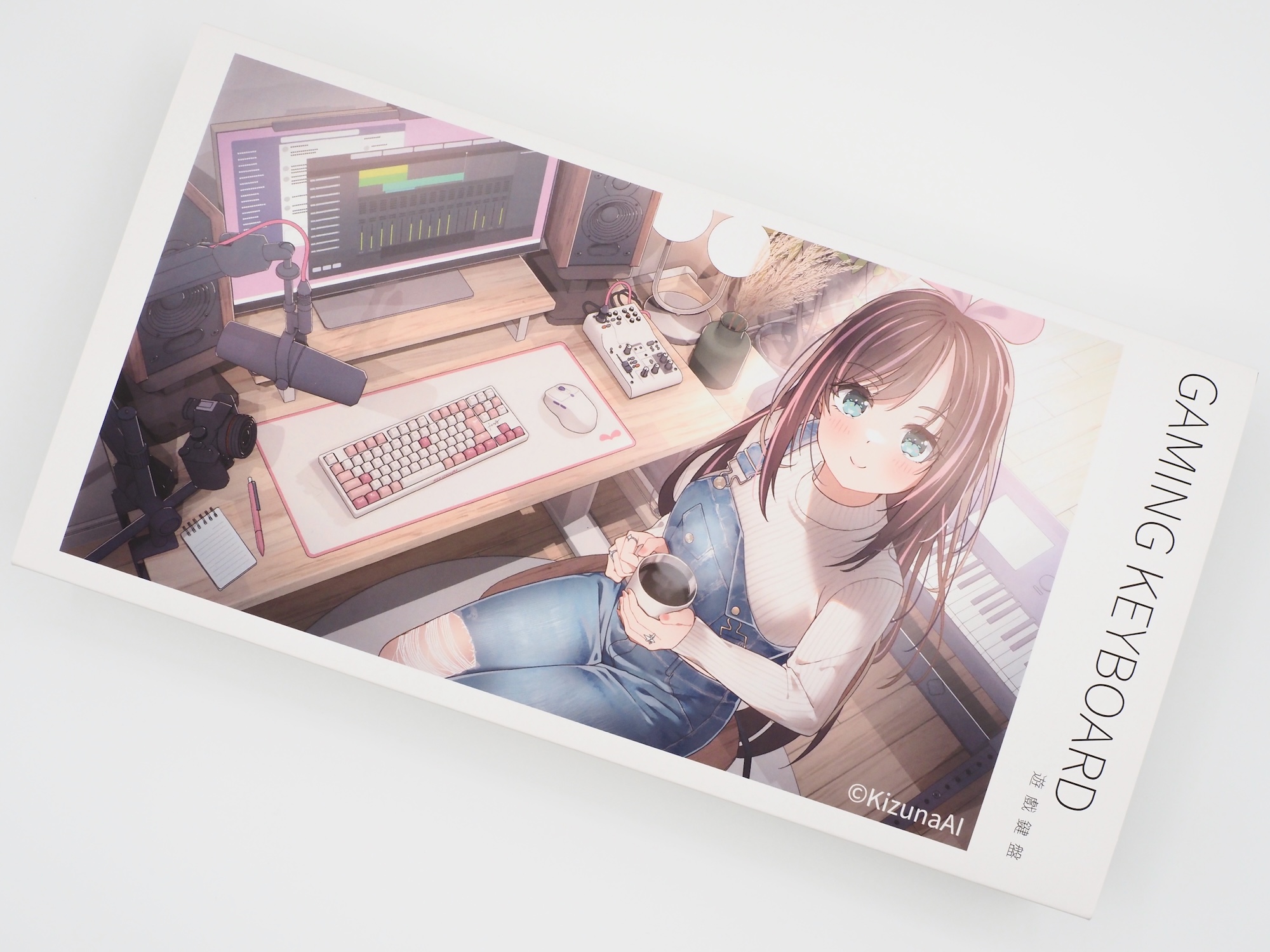 パッケージ正面にはオリジナルアートワークをプリント