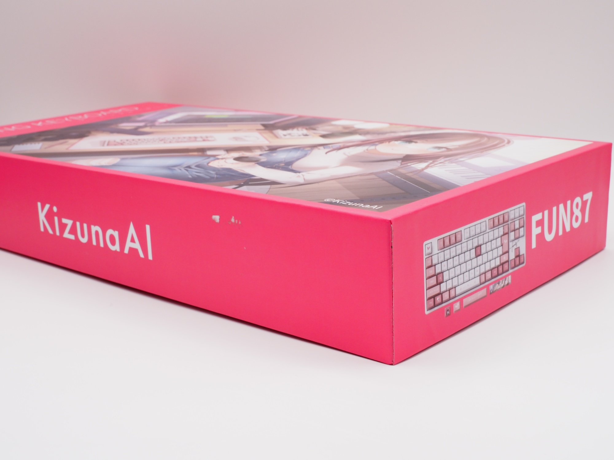 ピンク色のビビッドなデザイン