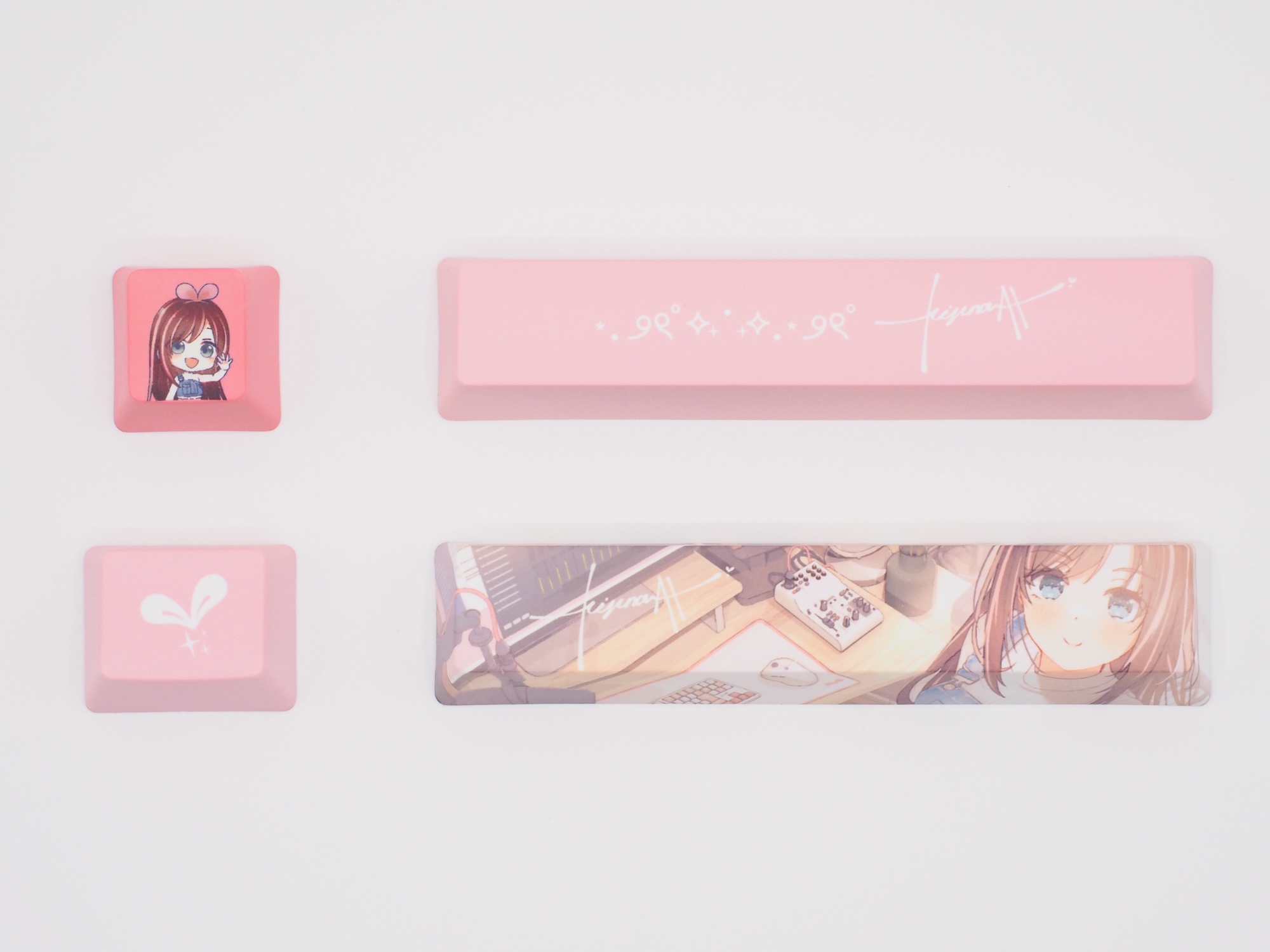 「FUN60 KizunaAI Special Edition」と共通の交換用キーキャップが付属