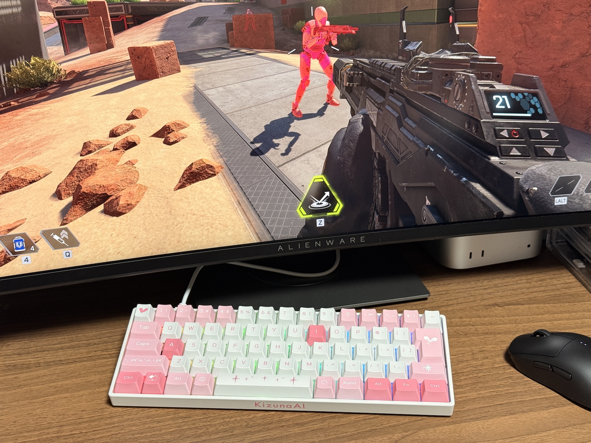 「Apex」では正確なキャラコンが可能。コンパクトでマウスの操作範囲も広げられるため、FPSと相性のいいキーボードだ