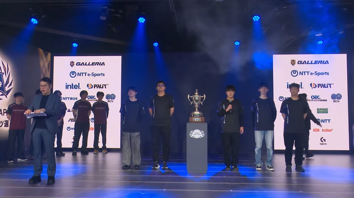 「封魔龍ヴァル＝ゼクス」の選手。左からSena選手、Tokamau選手、Moku選手、Adam選手、Harumomo選手